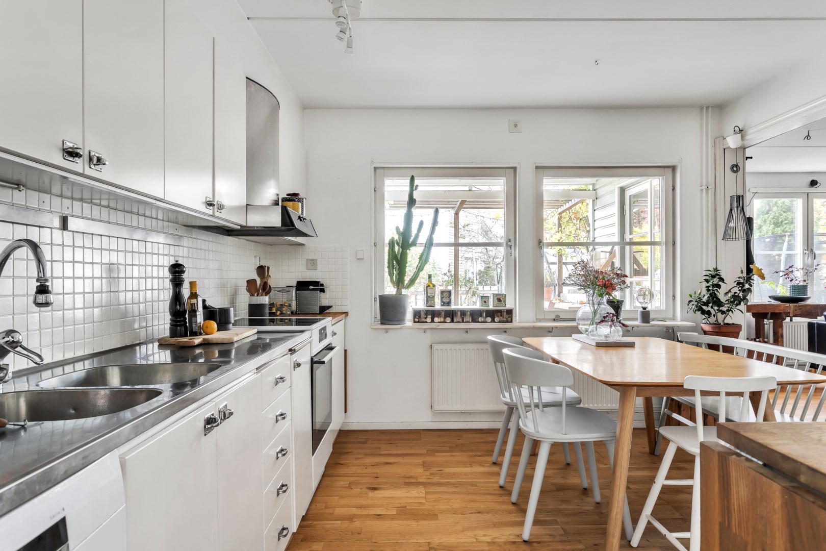 Bostadsbild från Eksoppsvägen 6, Såld i Norby, Uppsala