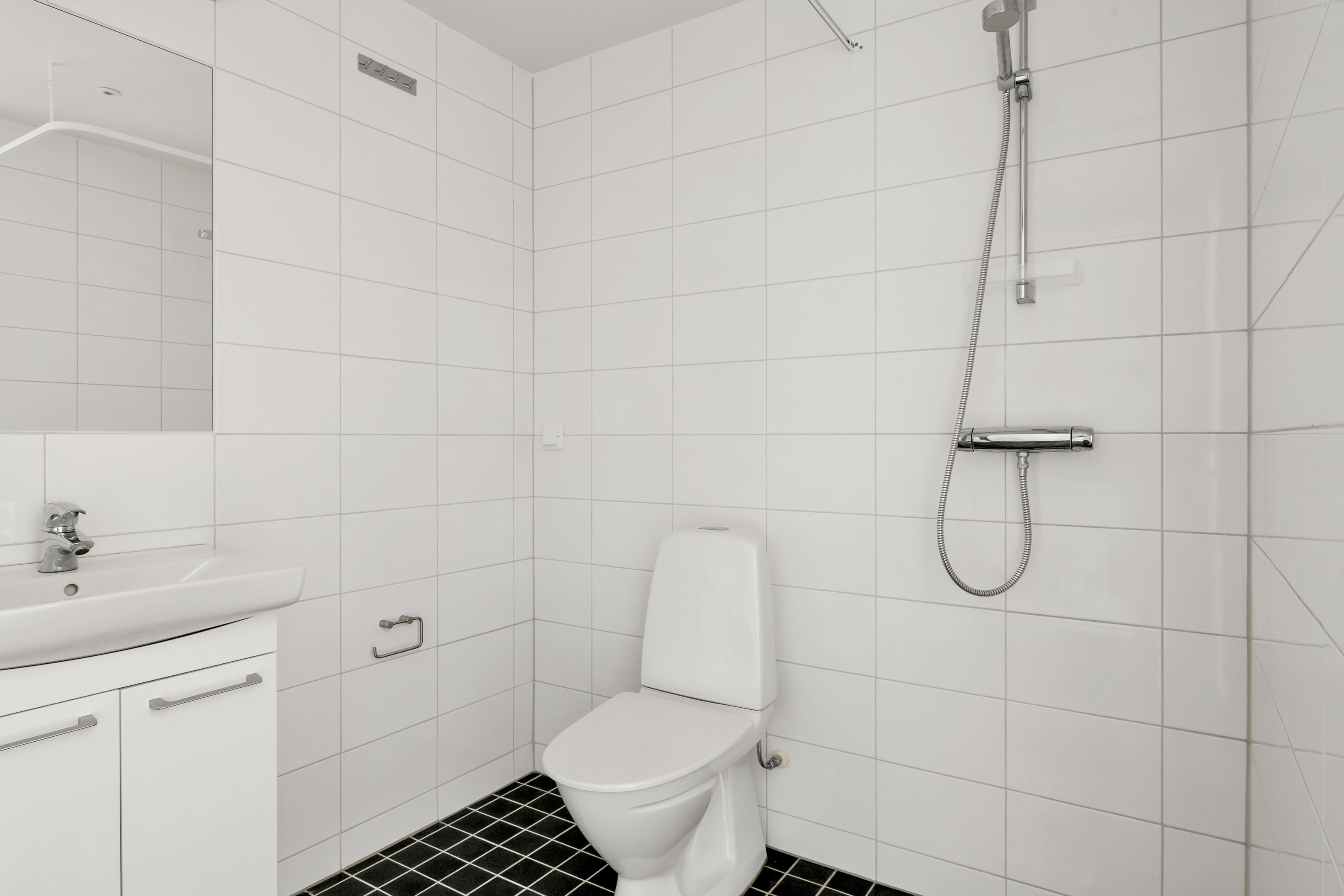 Bostadsbild från Rosendalsvägen 12, Såld i Rosendal, Uppsala