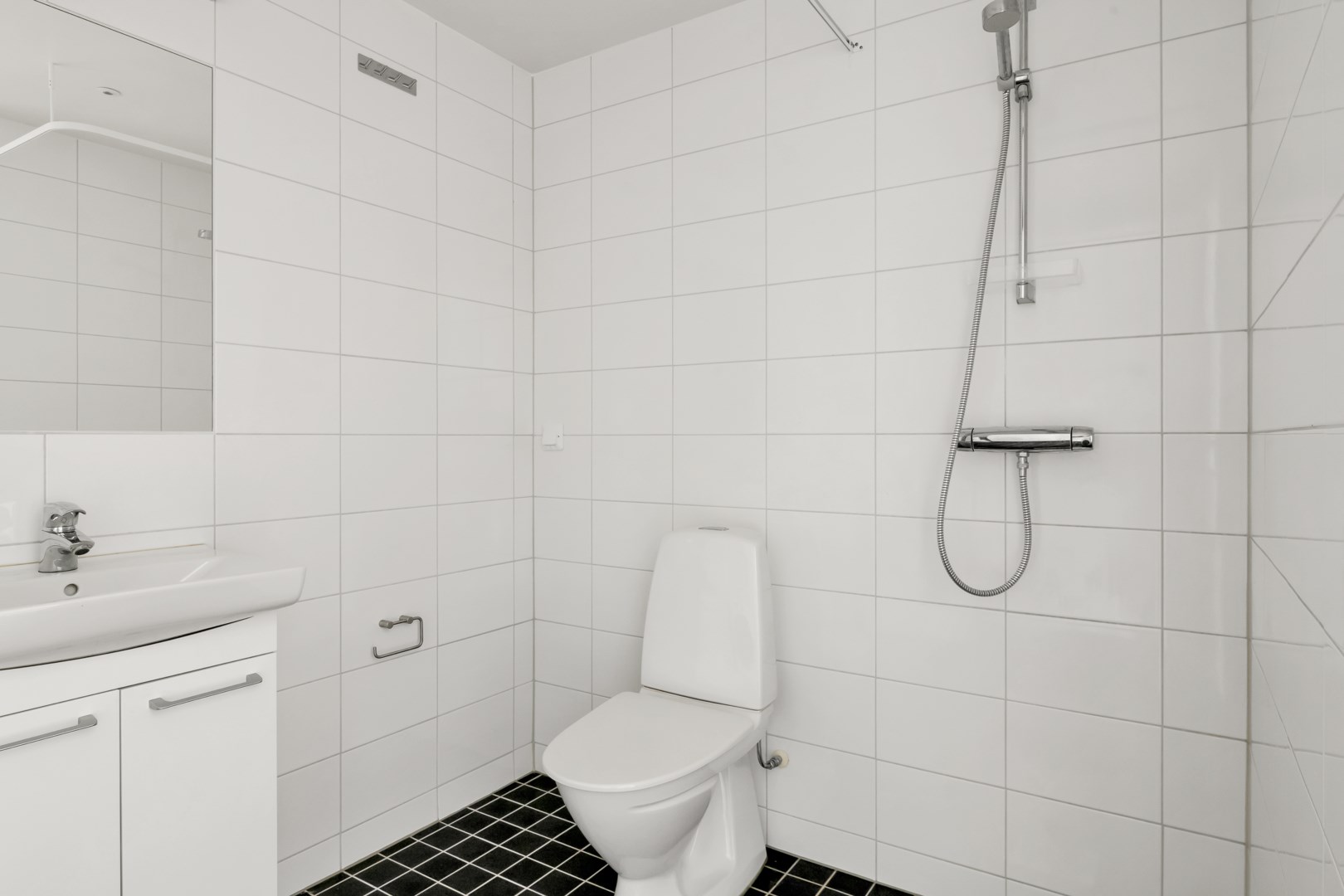 Bostadsbild från Rosendalsvägen 12, Såld i Rosendal, Uppsala