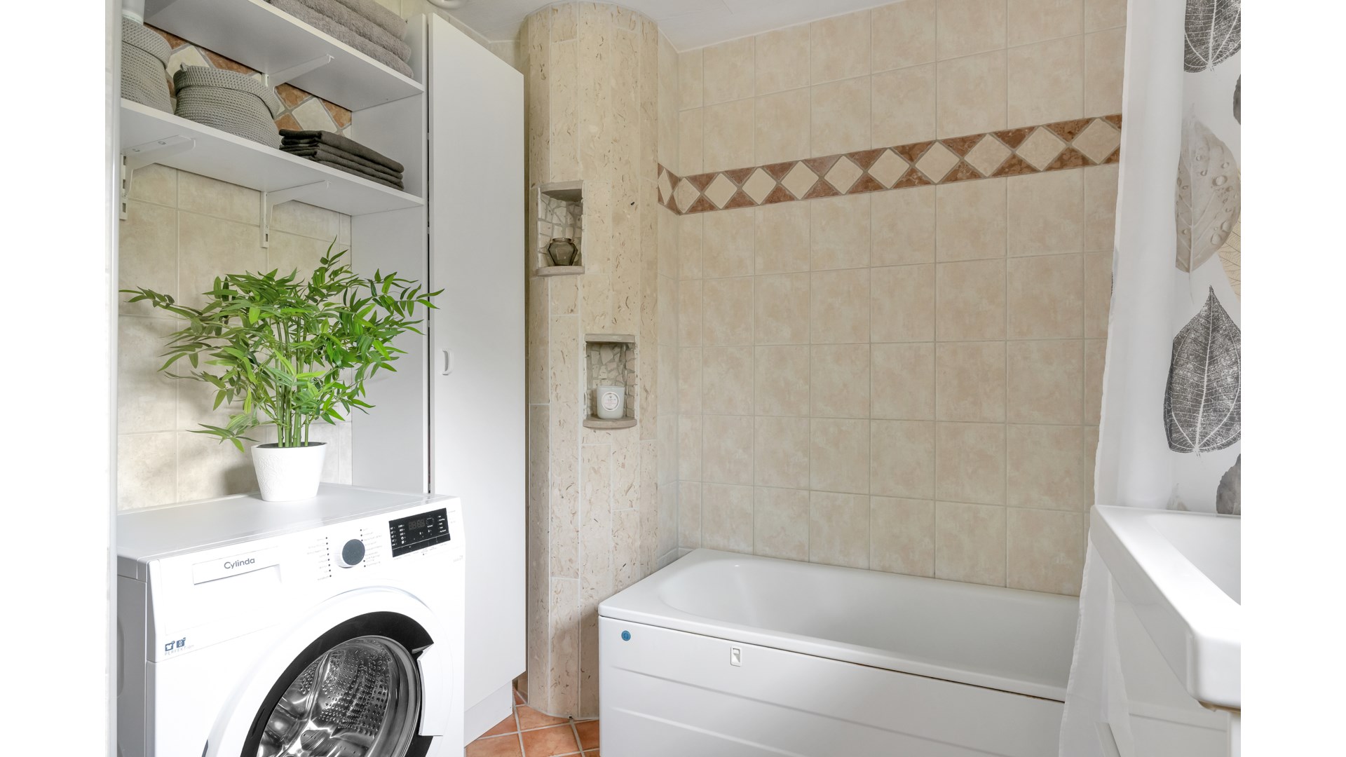 Bostadsbild från Tryffelvägen 39, Såld i Norby, Uppsala