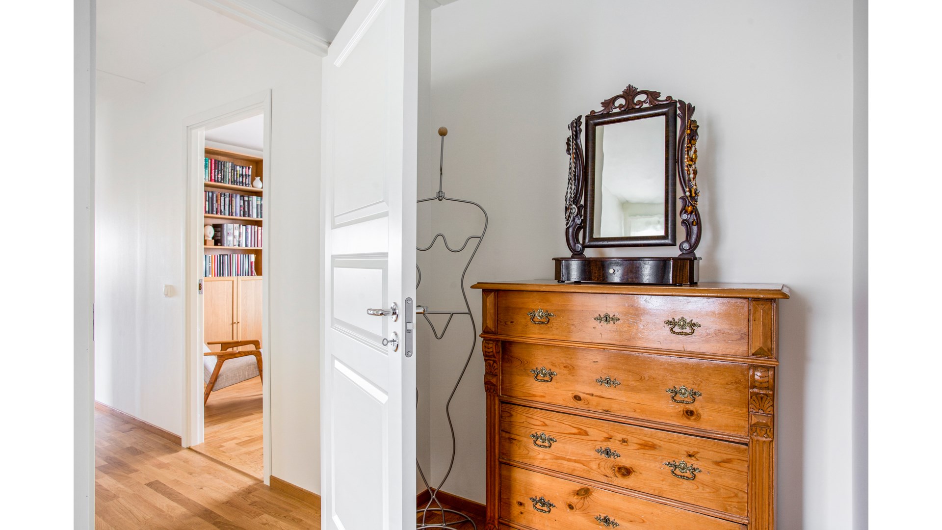 Bostadsbild från Råbyvägen 48, Såld i Kapellgärdet, Uppsala