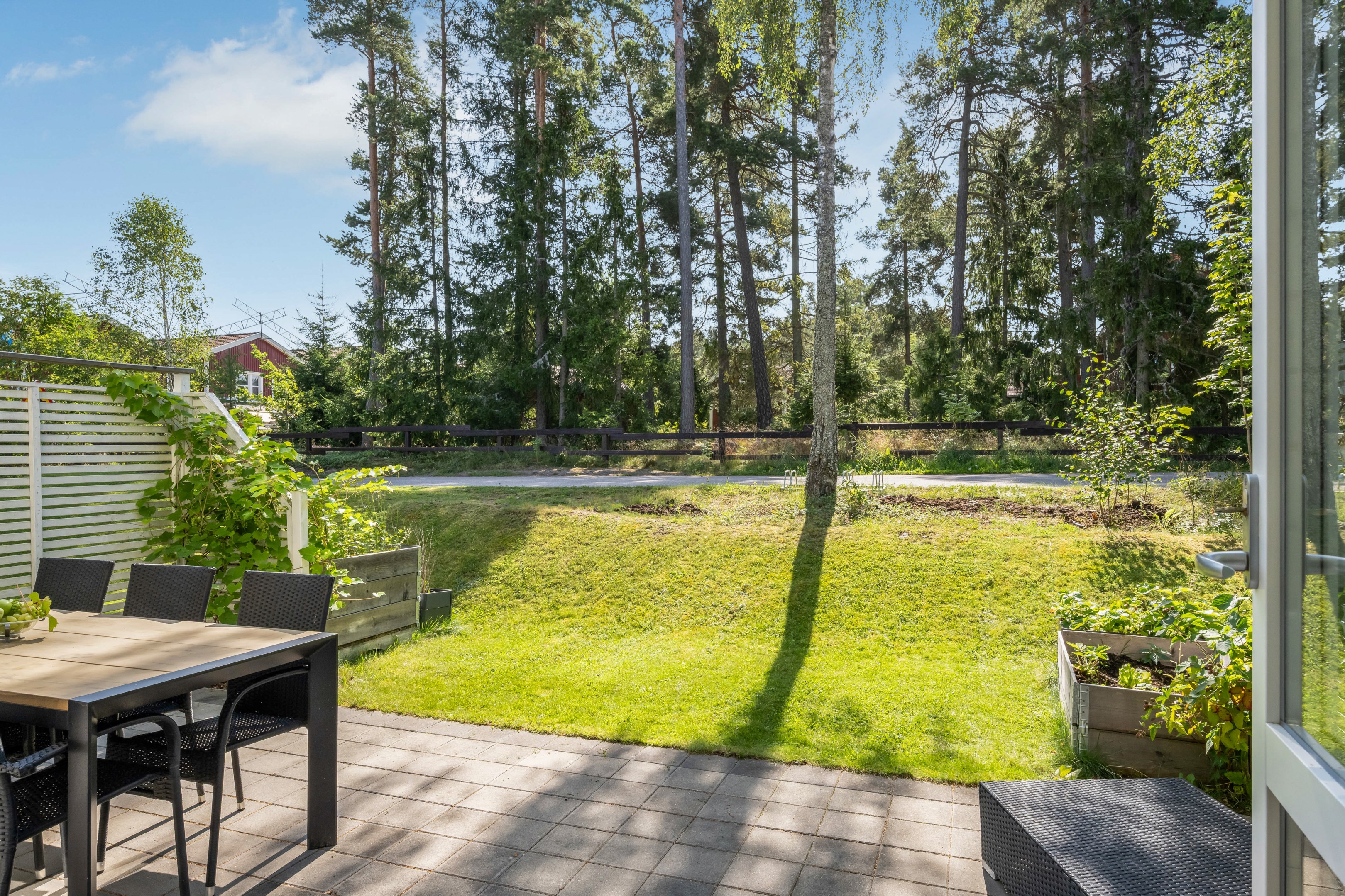 Bostadsbild från Varggropsvägen 44, Kommande i Björklinge, Uppsala