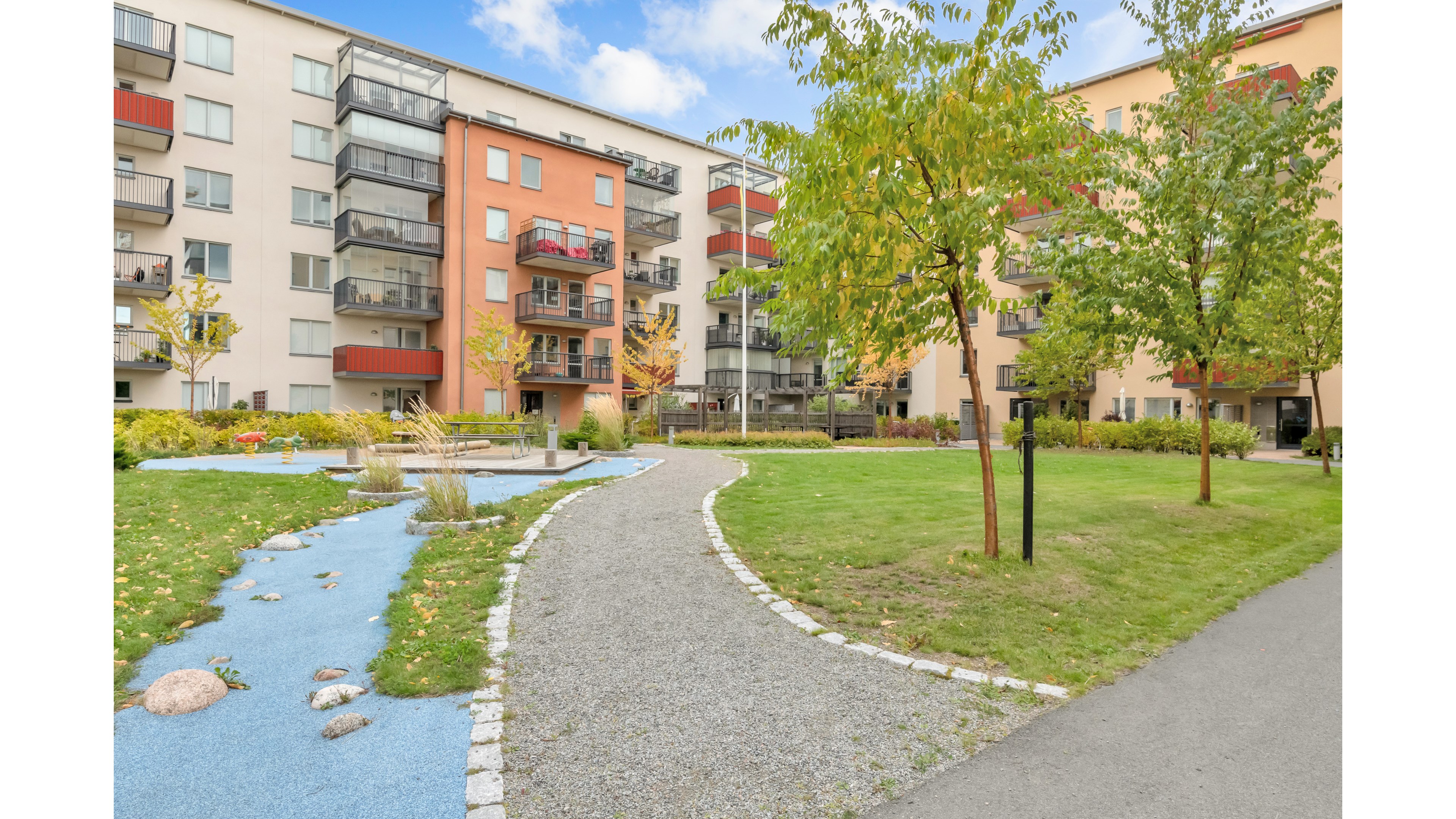 Bostadsbild från Tullgarnsgatan 20, Såld i Kungsängen, Uppsala