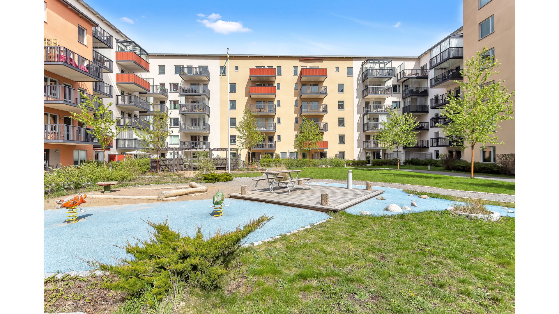 Bostadsbild från Tullgarnsgatan 20, Såld i Kungsängen, Uppsala