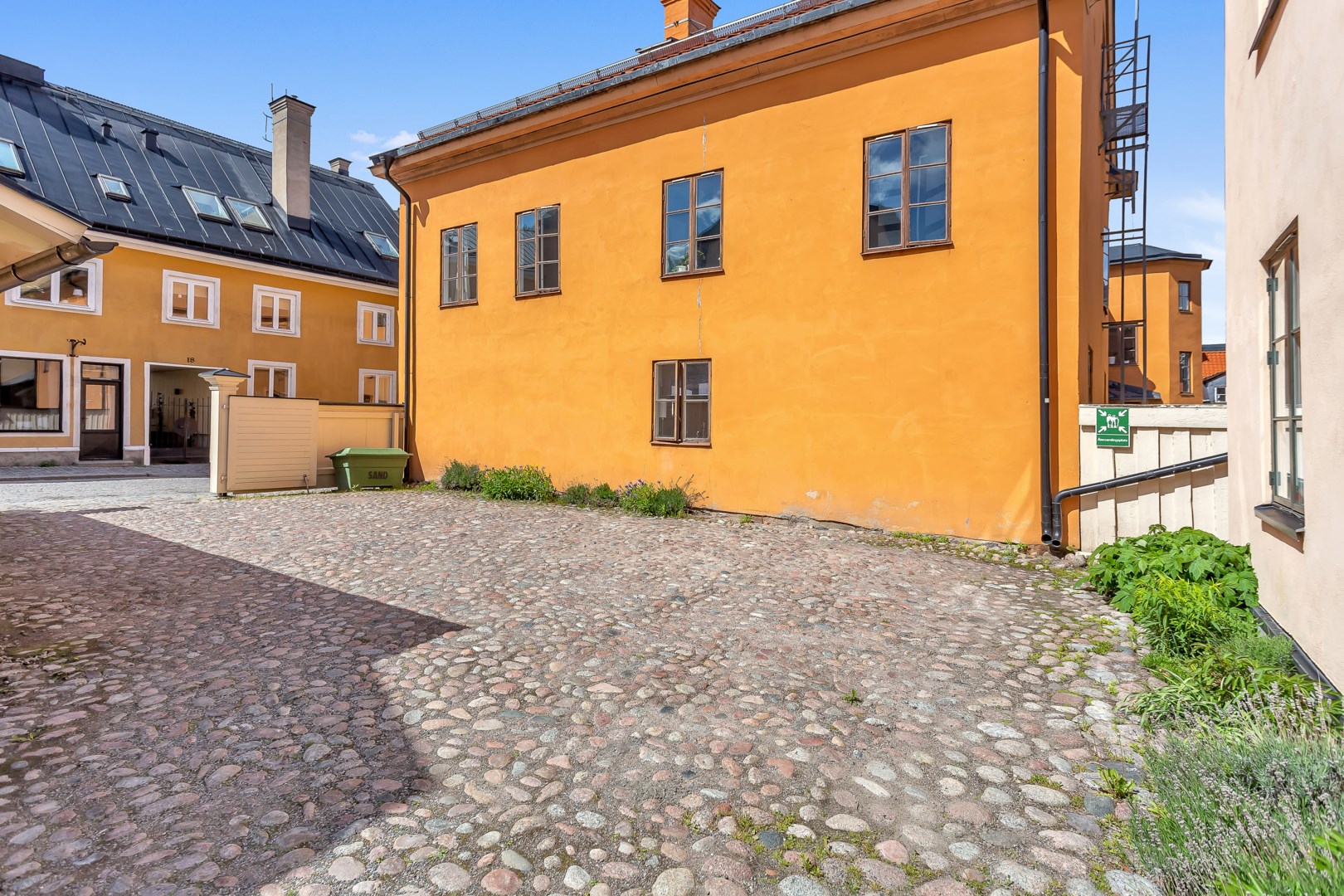 Bostadsbild från Övre Slottsgatan 9B, Såld i Öfre Slotts, Uppsala