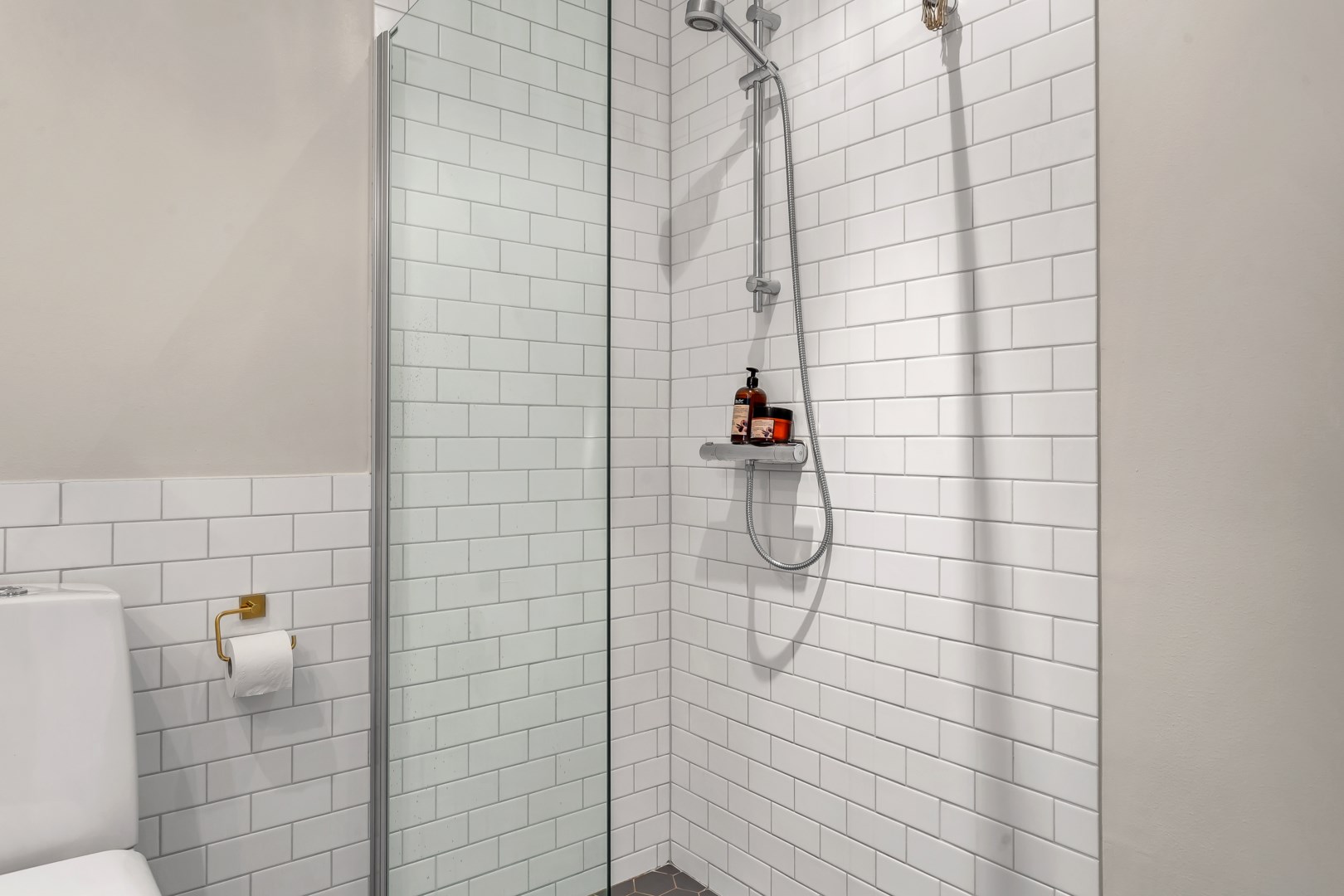 Bostadsbild från Torpsvängen 36, Såld i Lindbacken, Uppsala