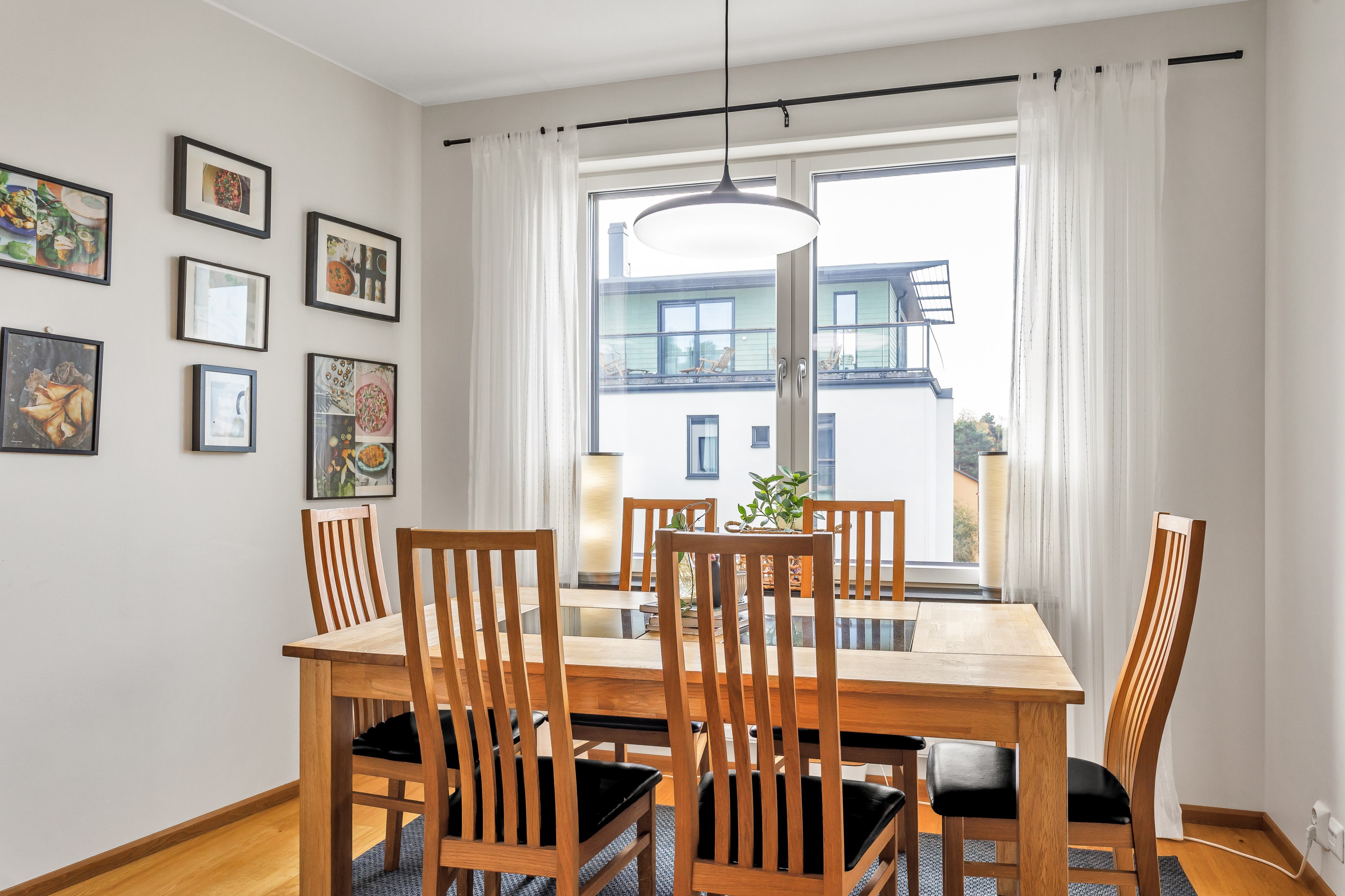 Bostadsbild från Norbyvägen 46B, Såld i Sommarro, Uppsala