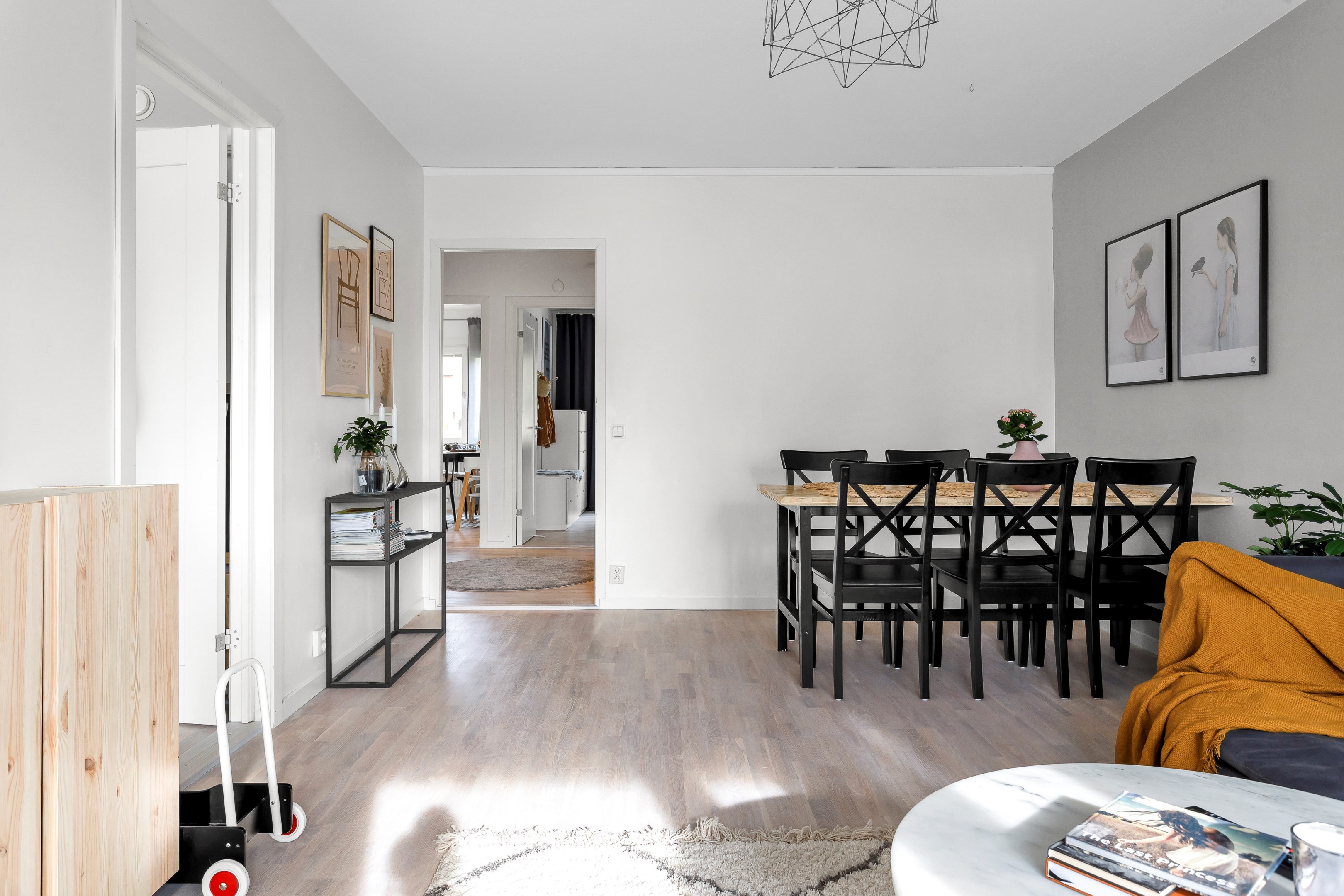 Bostadsbild från Körvelgatan 25B, Såld i Årsta, Uppsala