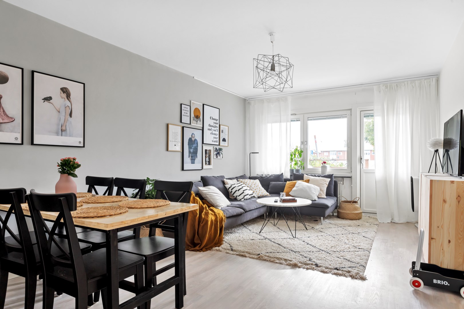 Bostadsbild från Körvelgatan 25B, Såld i Årsta, Uppsala