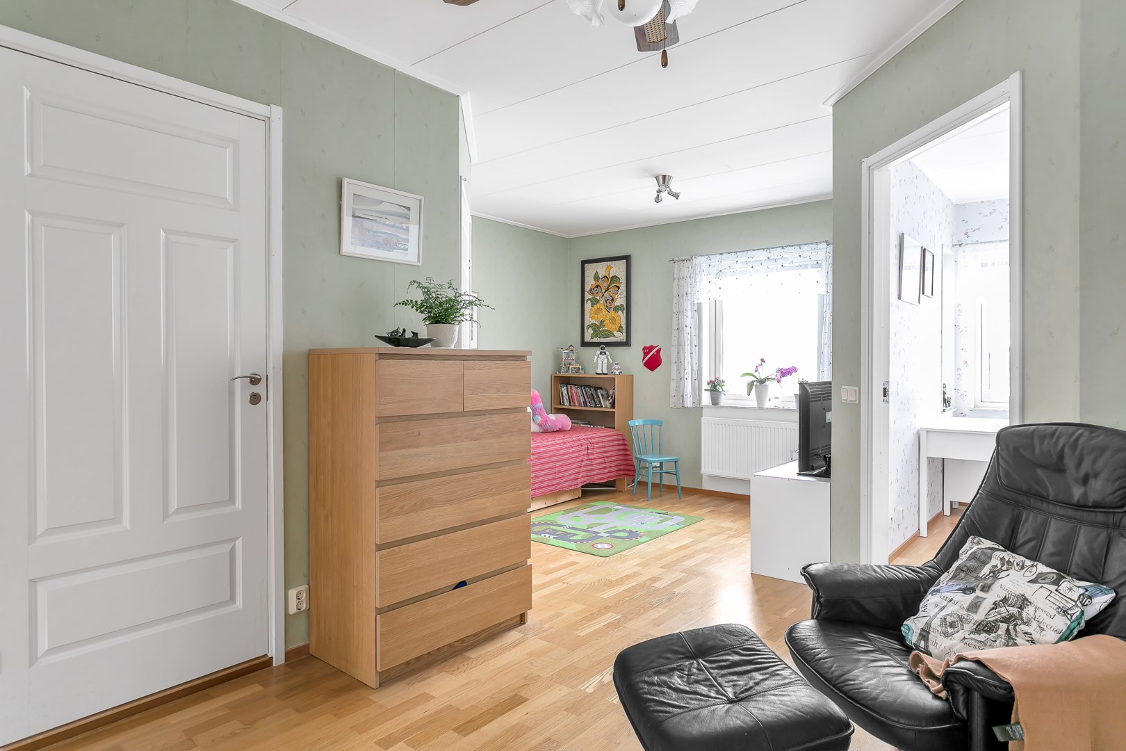 Bostadsbild från Naturstensvägen 25, Såld i Herrhagen, Uppsala