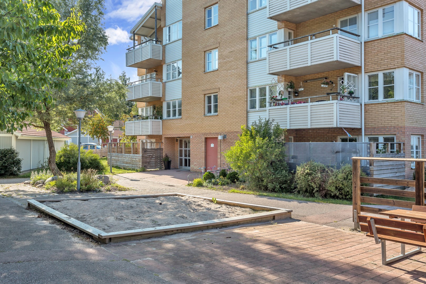 Bostadsbild från Västgötaresan 93, Såld i Sävja, Uppsala