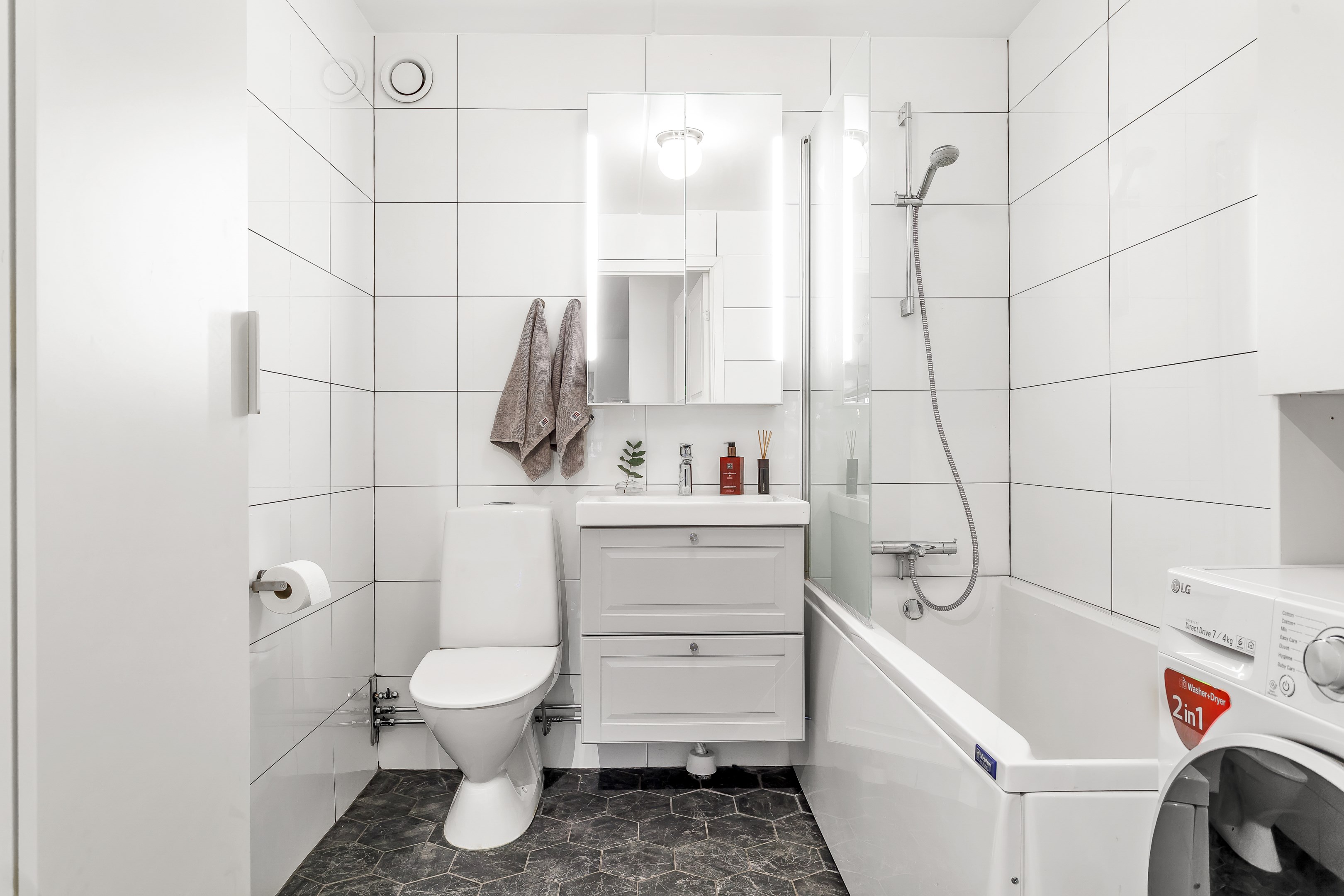 Bostadsbild från Västgötaresan 93, Såld i Sävja, Uppsala