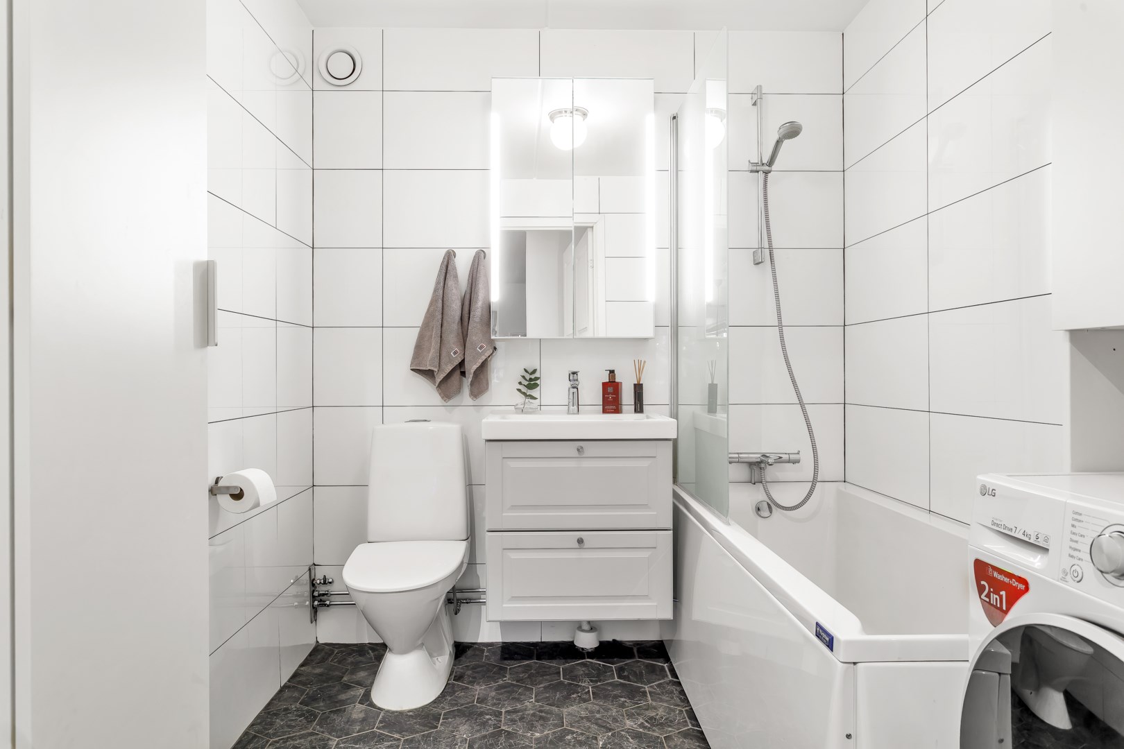 Bostadsbild från Västgötaresan 93, Såld i Sävja, Uppsala