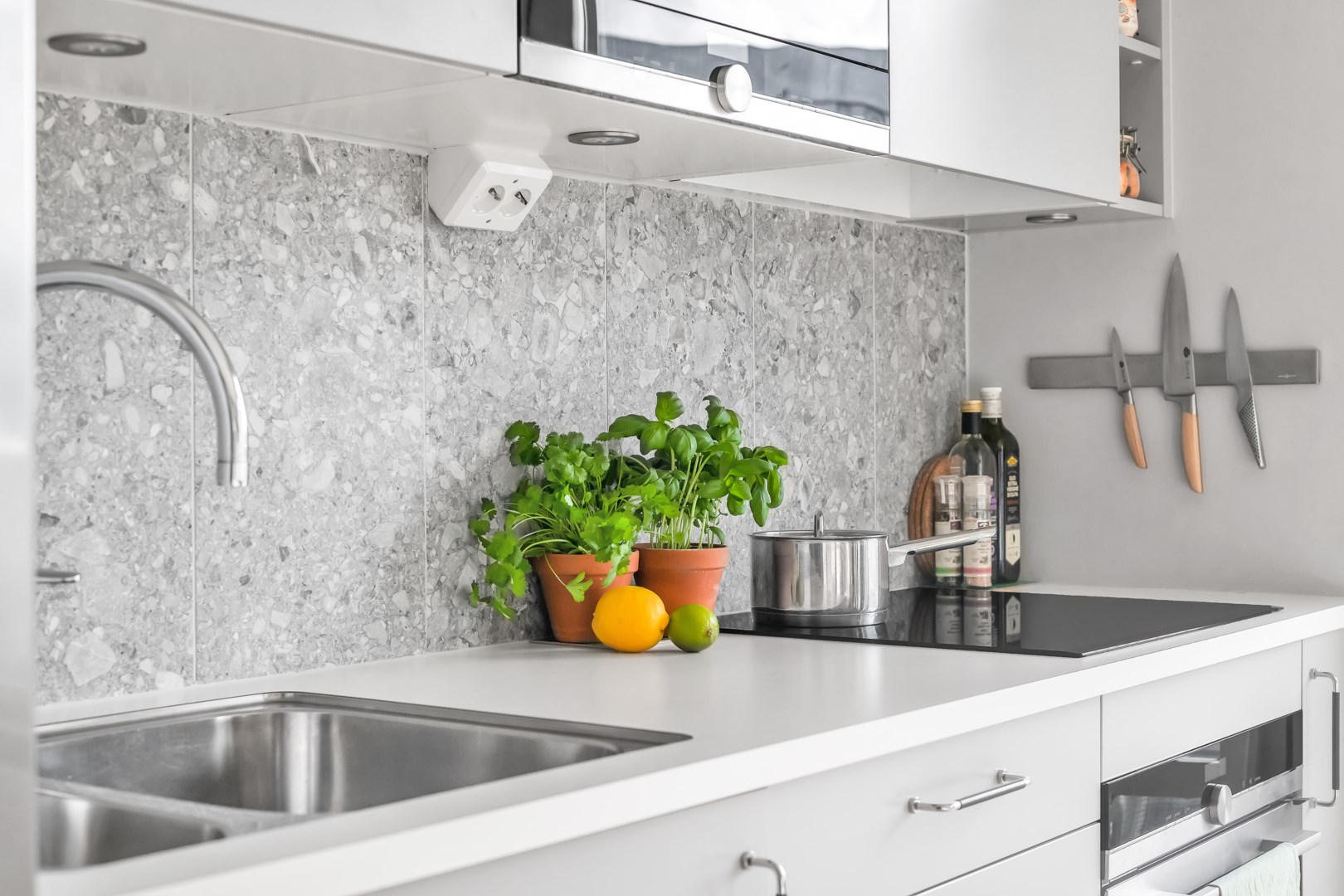 Bostadsbild från Fyrislundsgatan 23B, Till salu i Salabacke, Uppsala