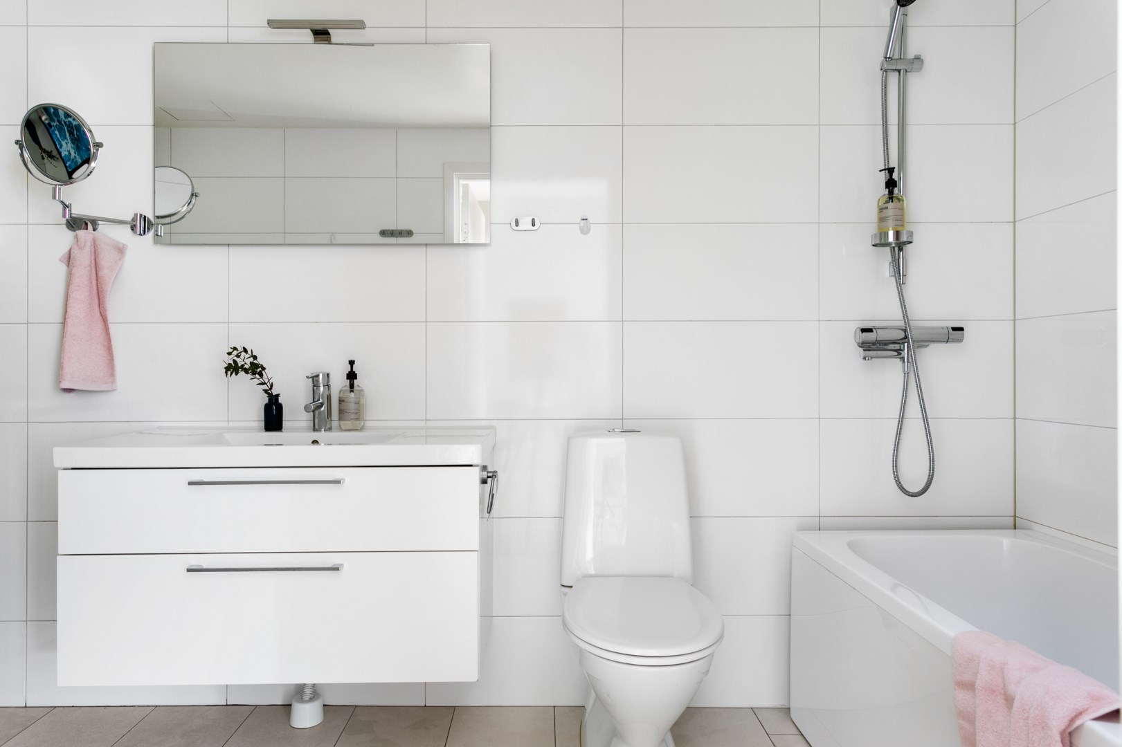 Bostadsbild från Danderydsgatan 27, 4tr, Såld i Östermalm - Lärkstan, Stockholm