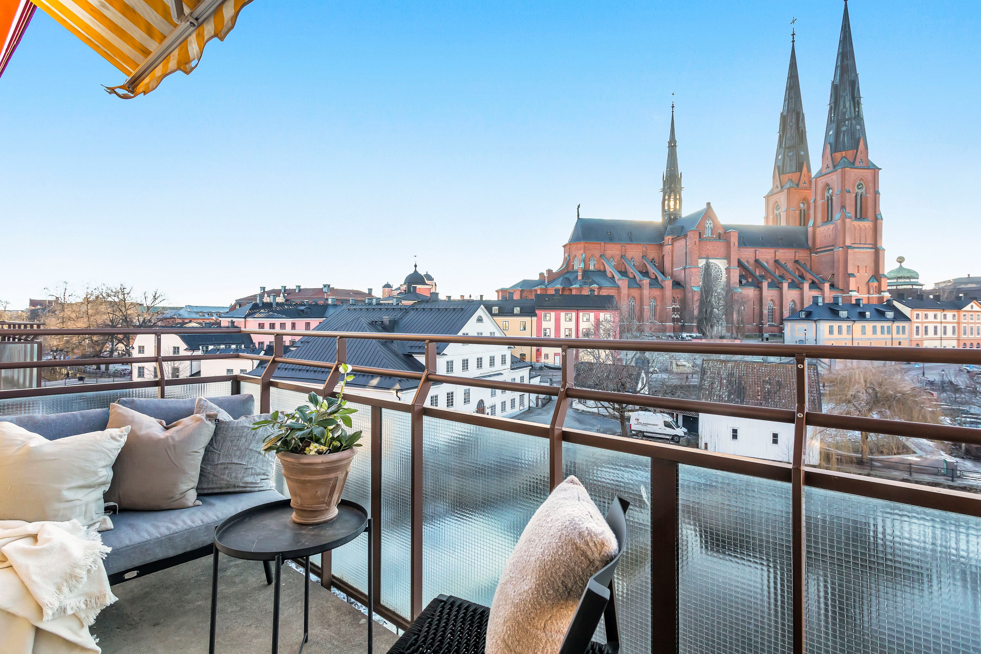 Bostadsbild från Östra ågatan 17, Såld i Centrum, Uppsala