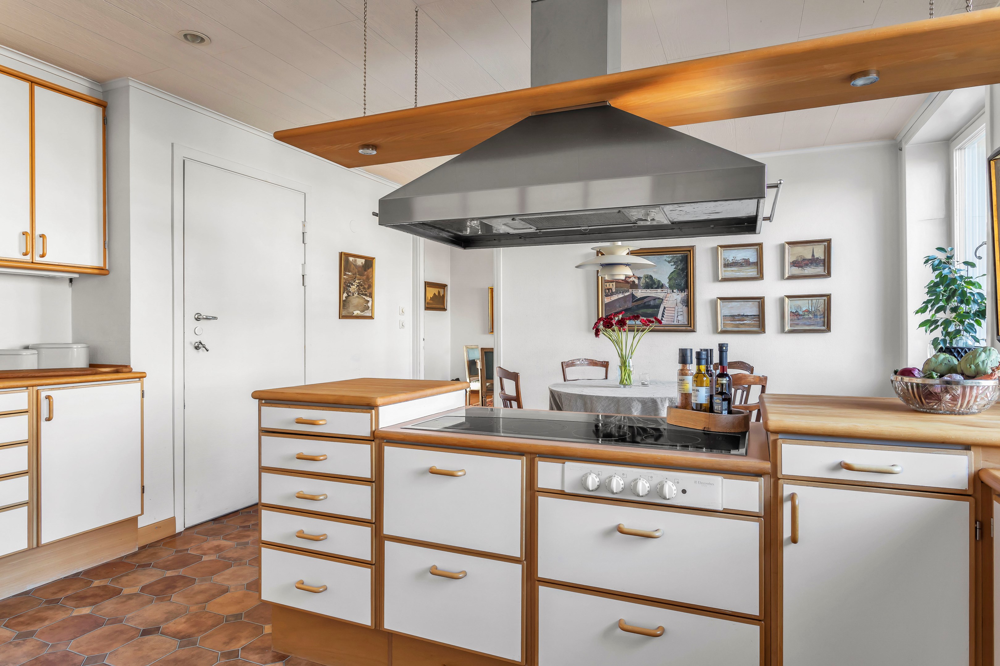 Bostadsbild från Östra ågatan 17, Såld i Centrum, Uppsala