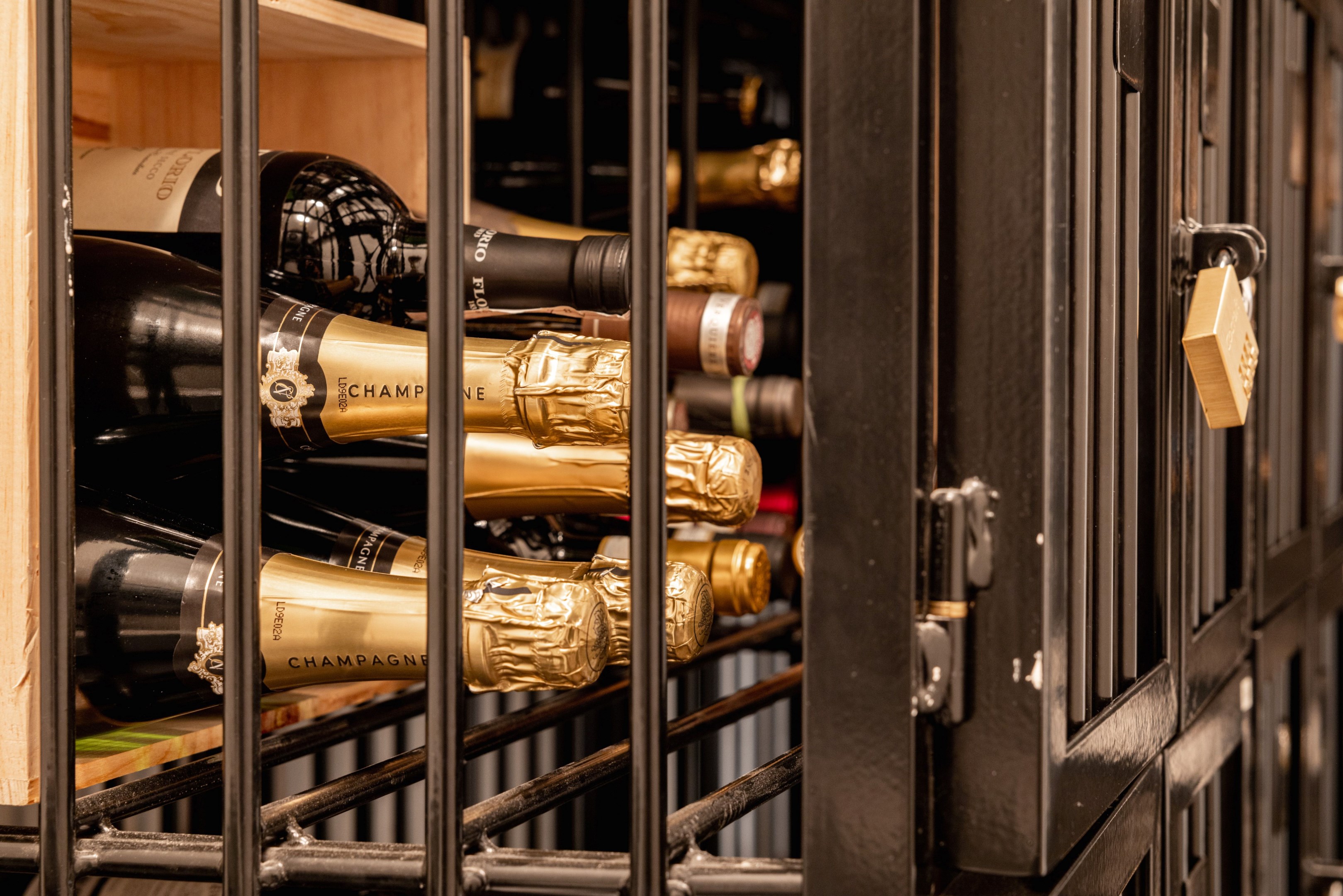 Bostadsbild från Nybrogatan 75, Såld i Östermalm, Stockholm