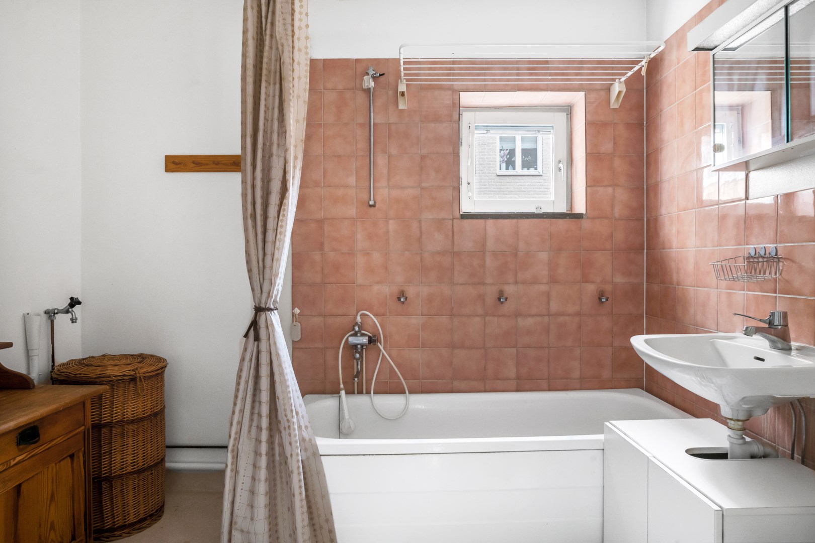 Bostadsbild från Hamnesplanaden 2B, Snart till salu i Centrum, Uppsala