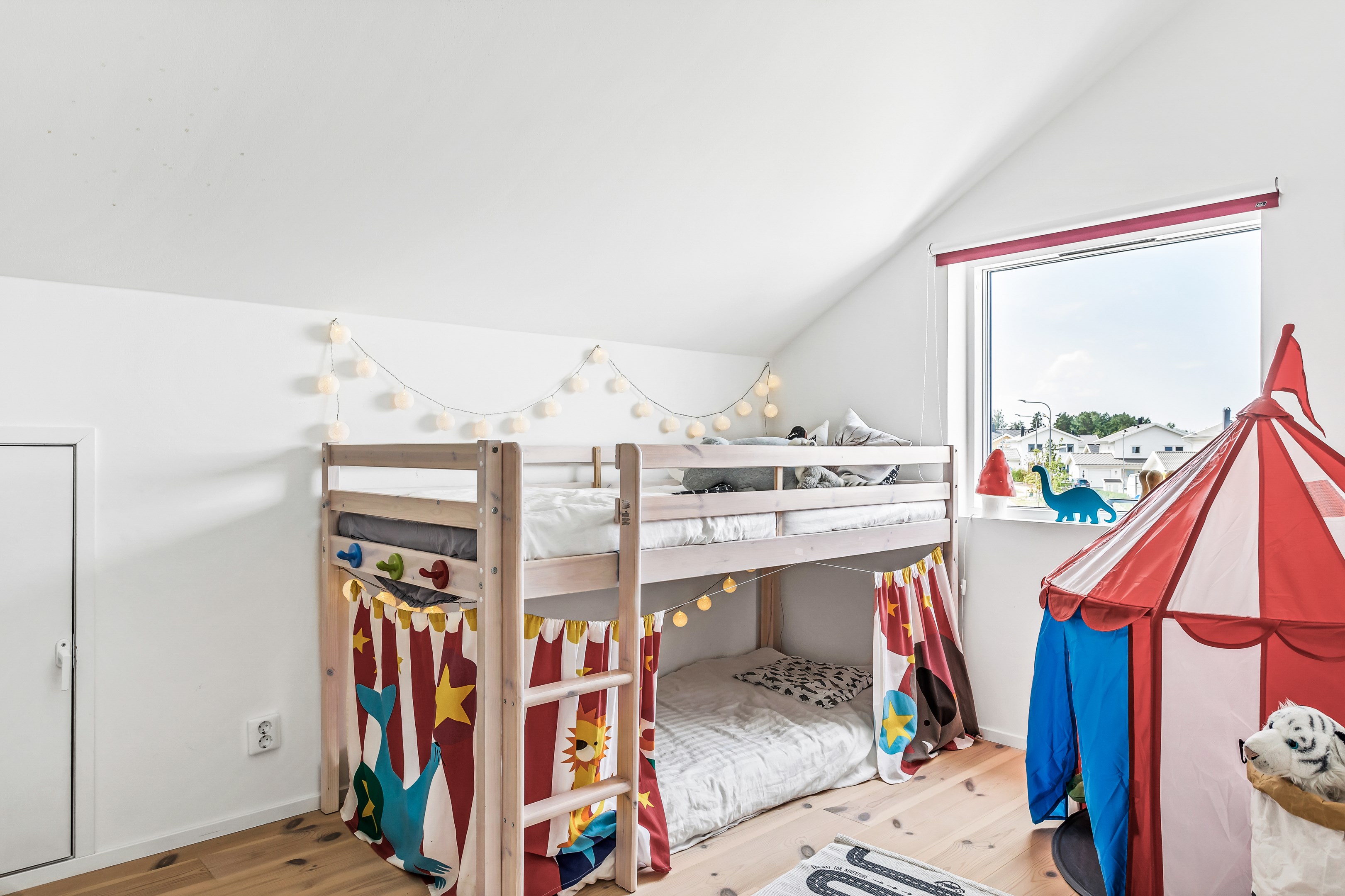 Bostadsbild från Storstensvägen 40, Såld i Lindbacken, Uppsala