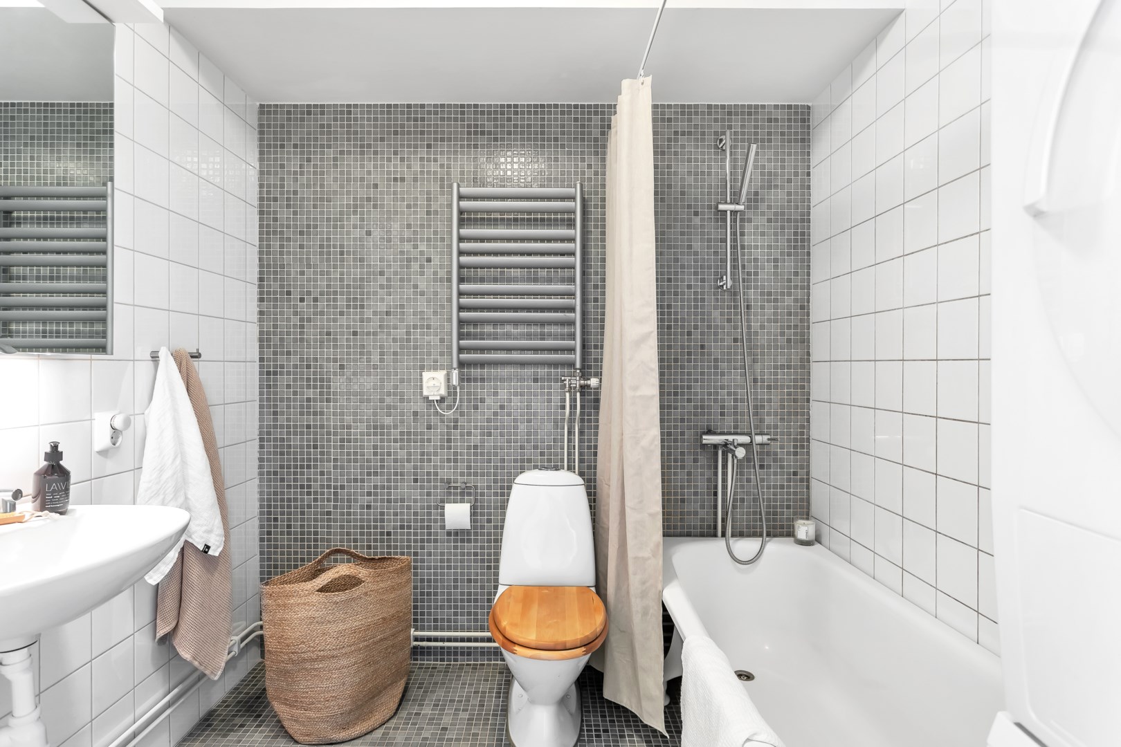 Bostadsbild från Vattholmavägen 4B, Såld i Kapellgärdet, Uppsala