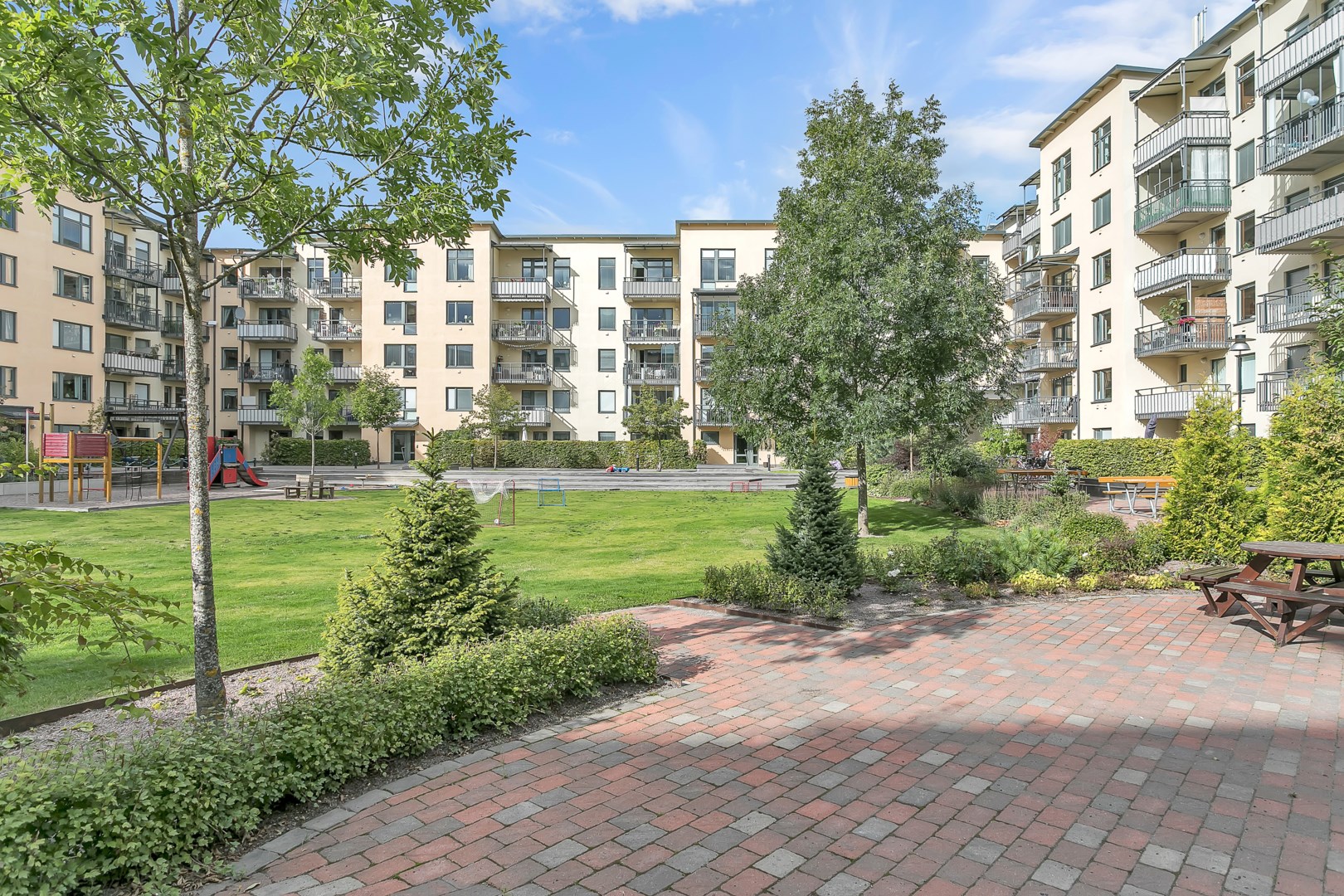 Bostadsbild från Vattholmavägen 4B, Såld i Kapellgärdet, Uppsala