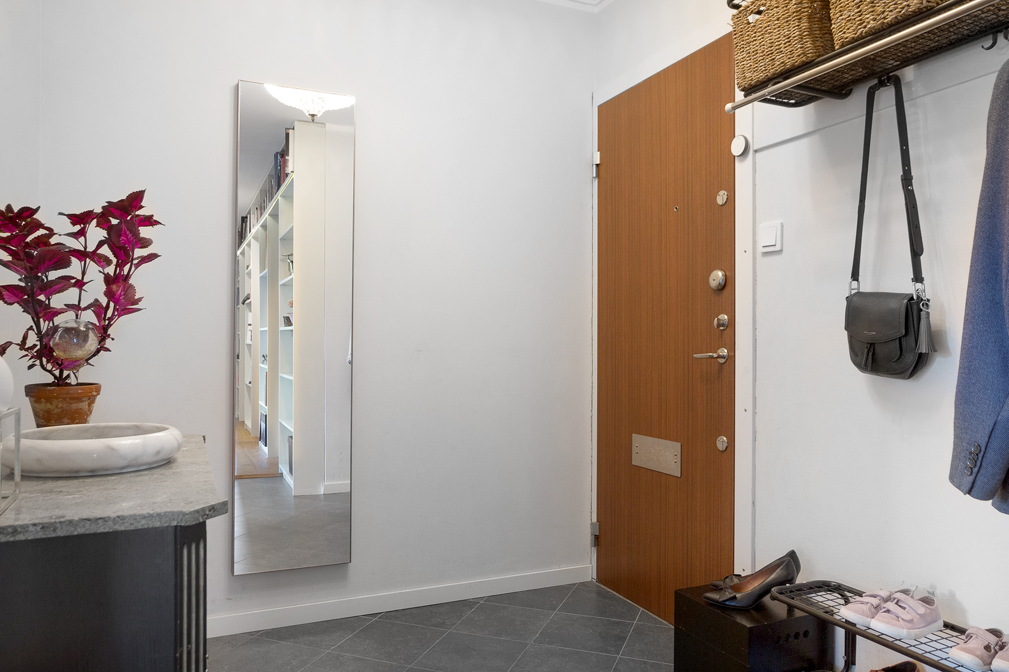 Bostadsbild från Sandhamnsgatan 25, 5 tr, Såld i Gärdet, Stockholm