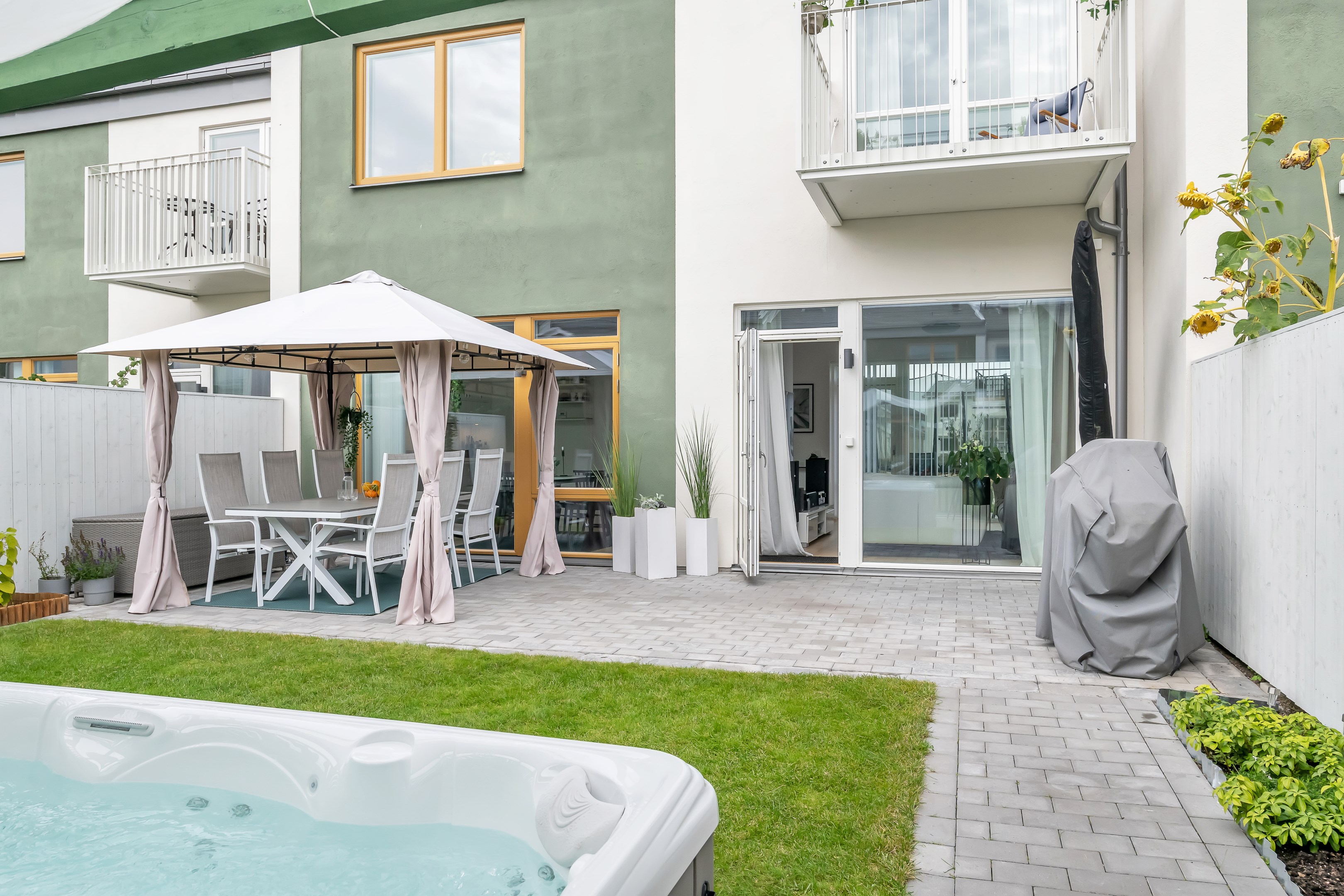 Bostadsbild från Vitmossvägen 16, Såld i Lindbacken, Uppsala