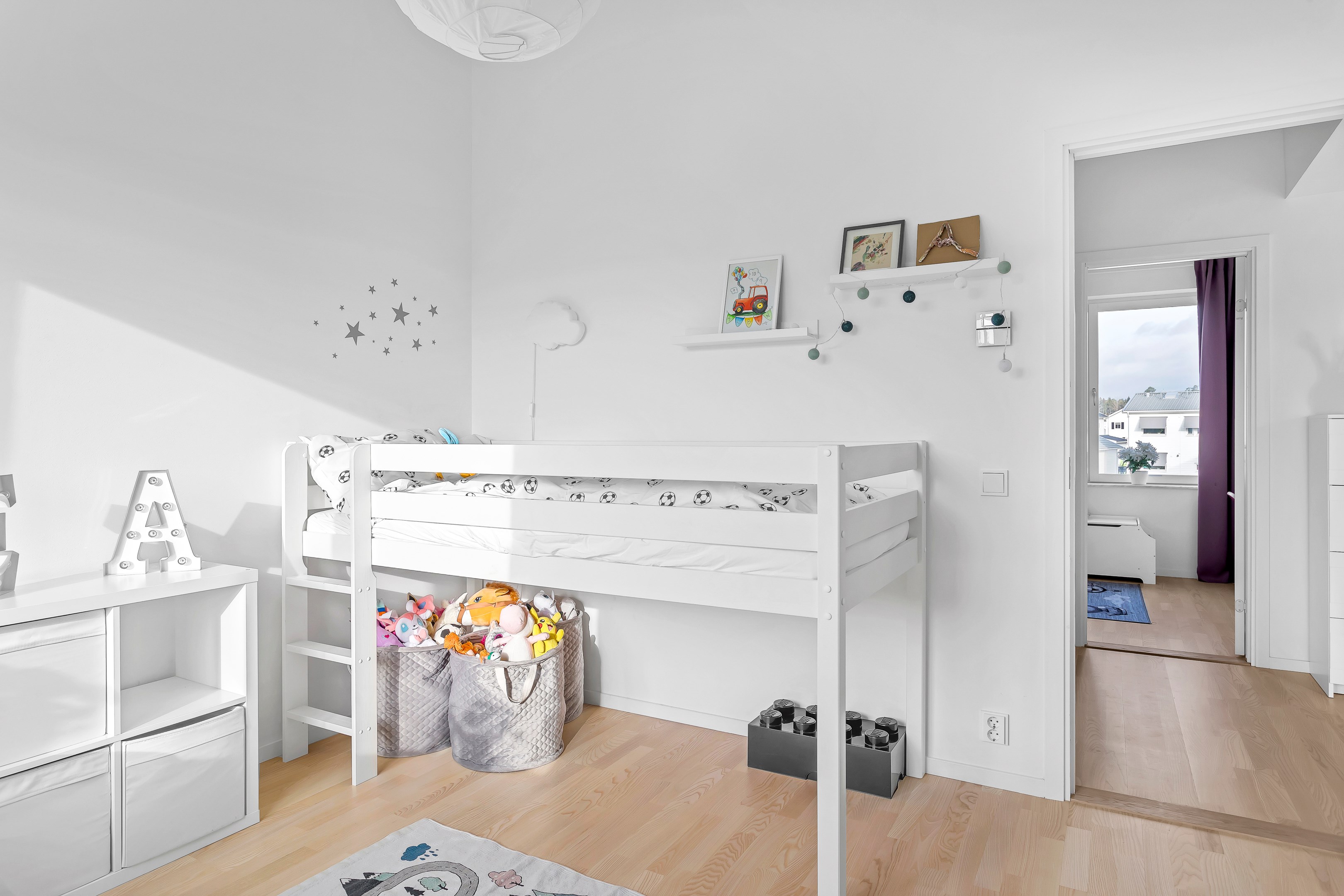 Bostadsbild från Vitmossvägen 16, Såld i Lindbacken, Uppsala