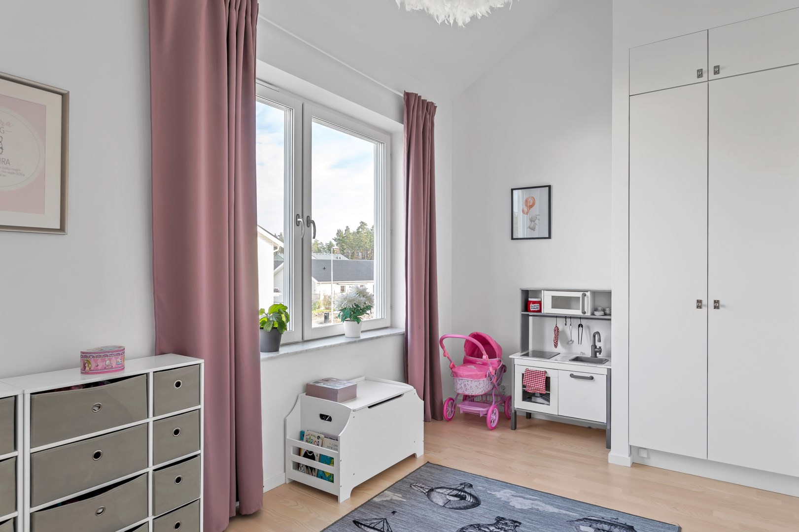 Bostadsbild från Vitmossvägen 16, Såld i Lindbacken, Uppsala