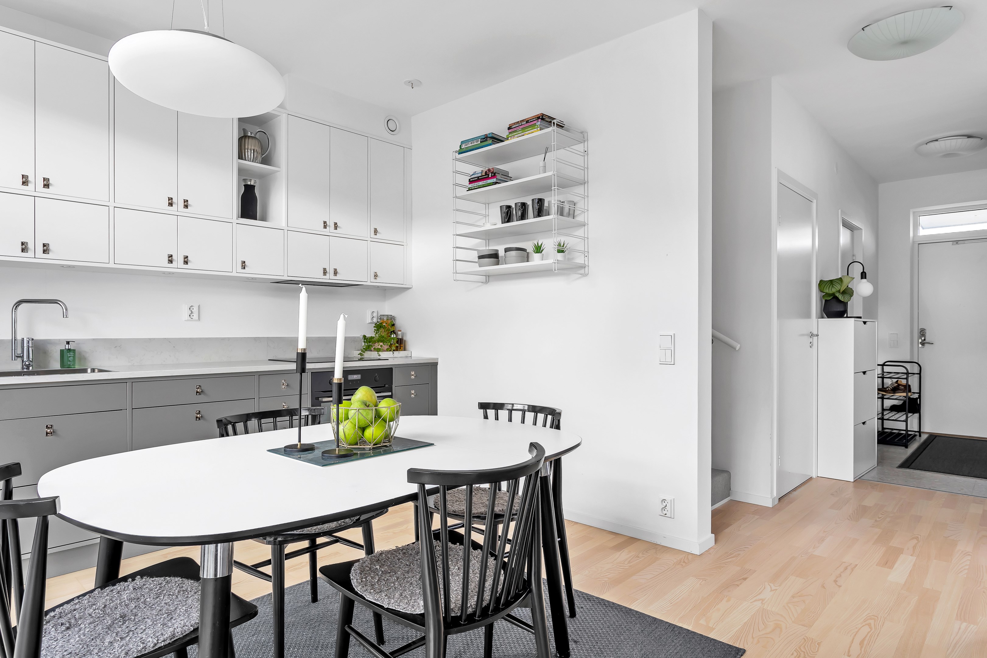 Bostadsbild från Vitmossvägen 16, Såld i Lindbacken, Uppsala