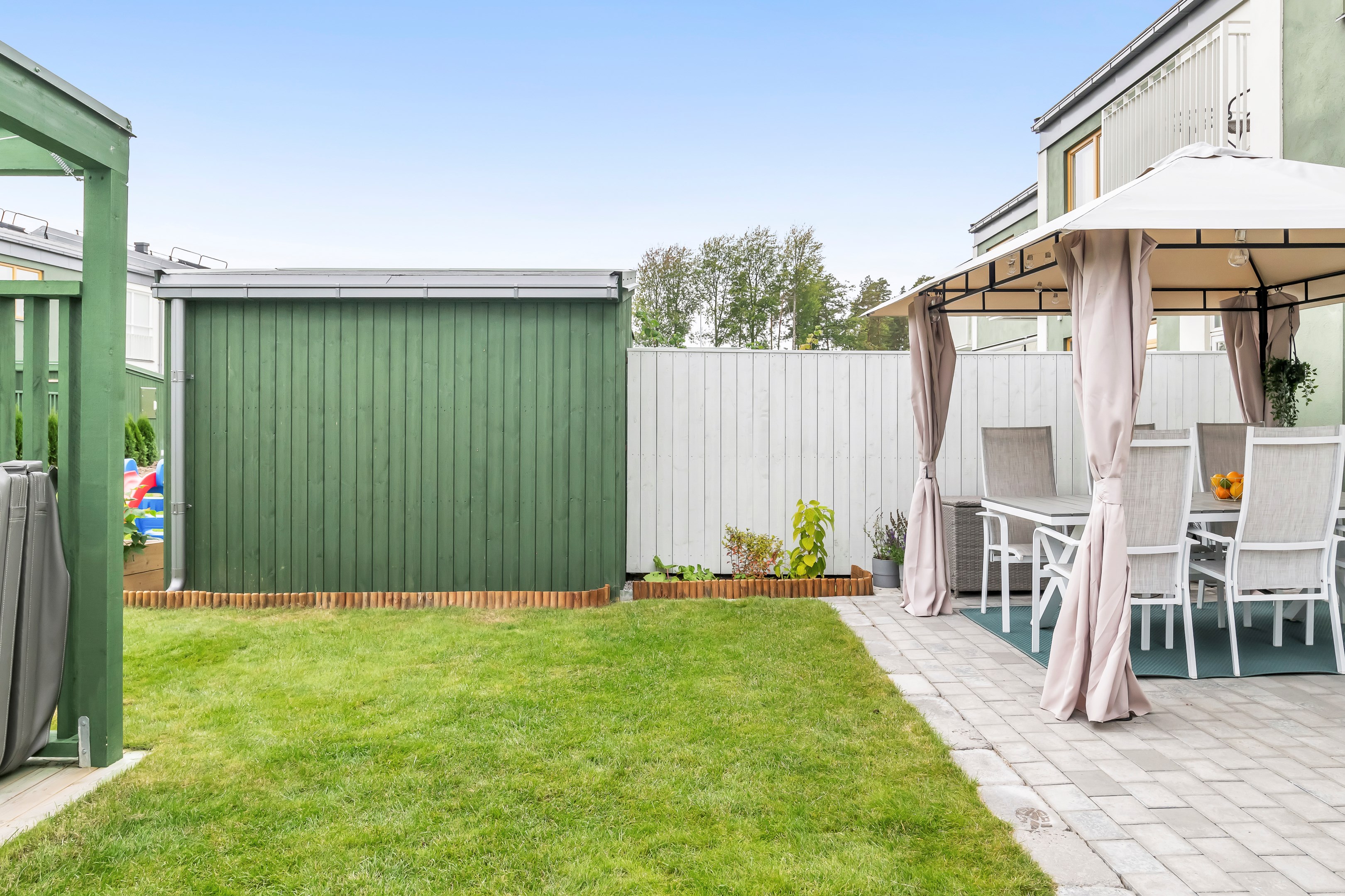 Bostadsbild från Vitmossvägen 16, Såld i Lindbacken, Uppsala