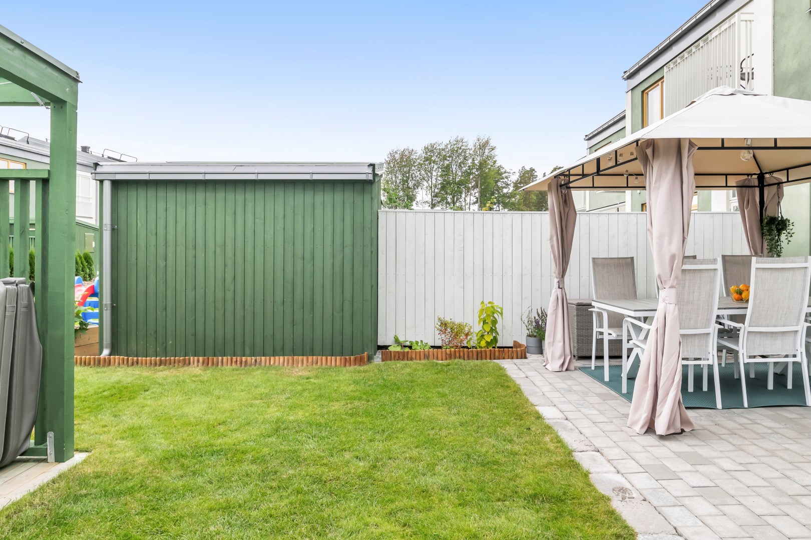 Bostadsbild från Vitmossvägen 16, Såld i Lindbacken, Uppsala