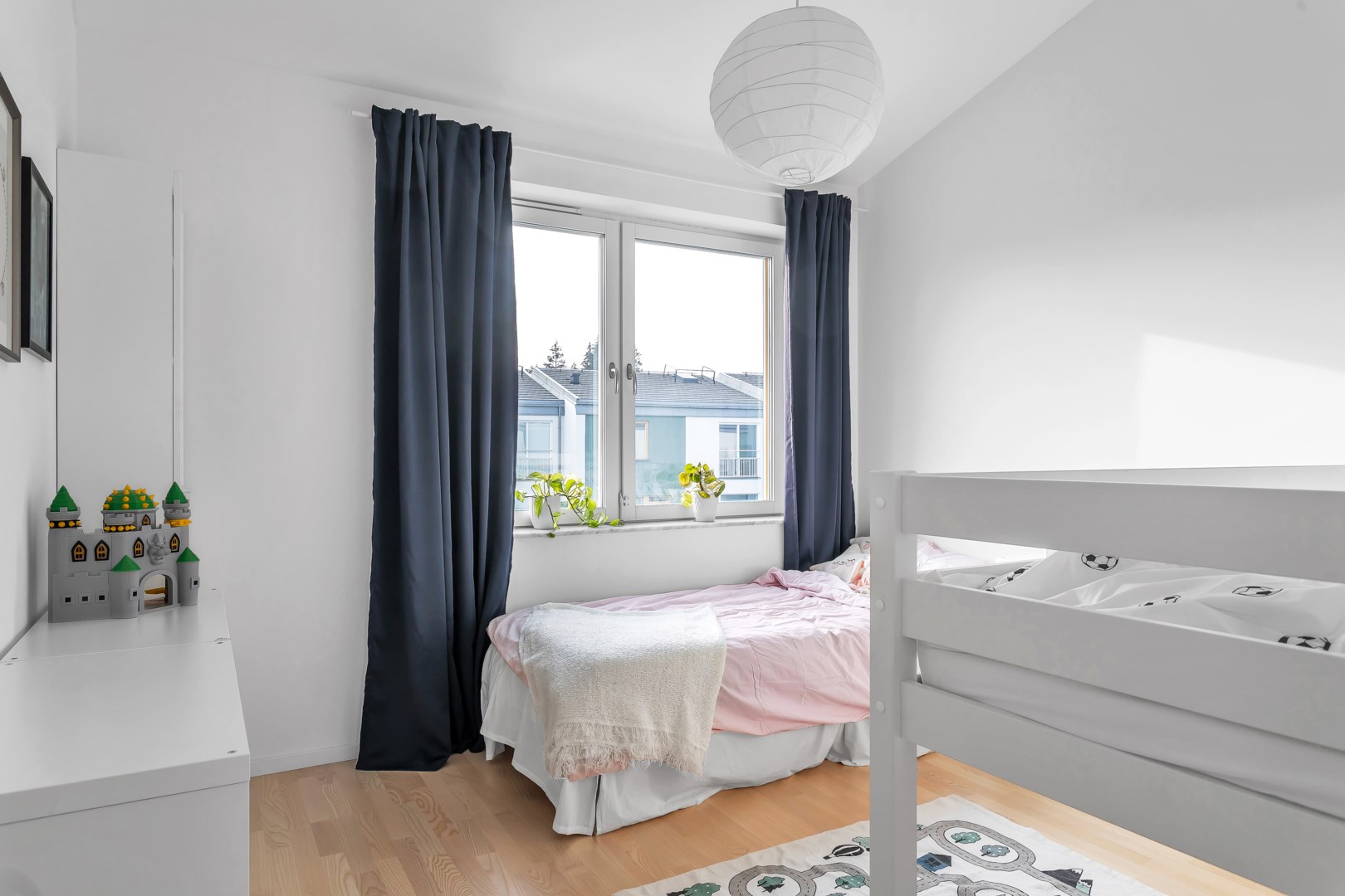 Bostadsbild från Vitmossvägen 16, Såld i Lindbacken, Uppsala