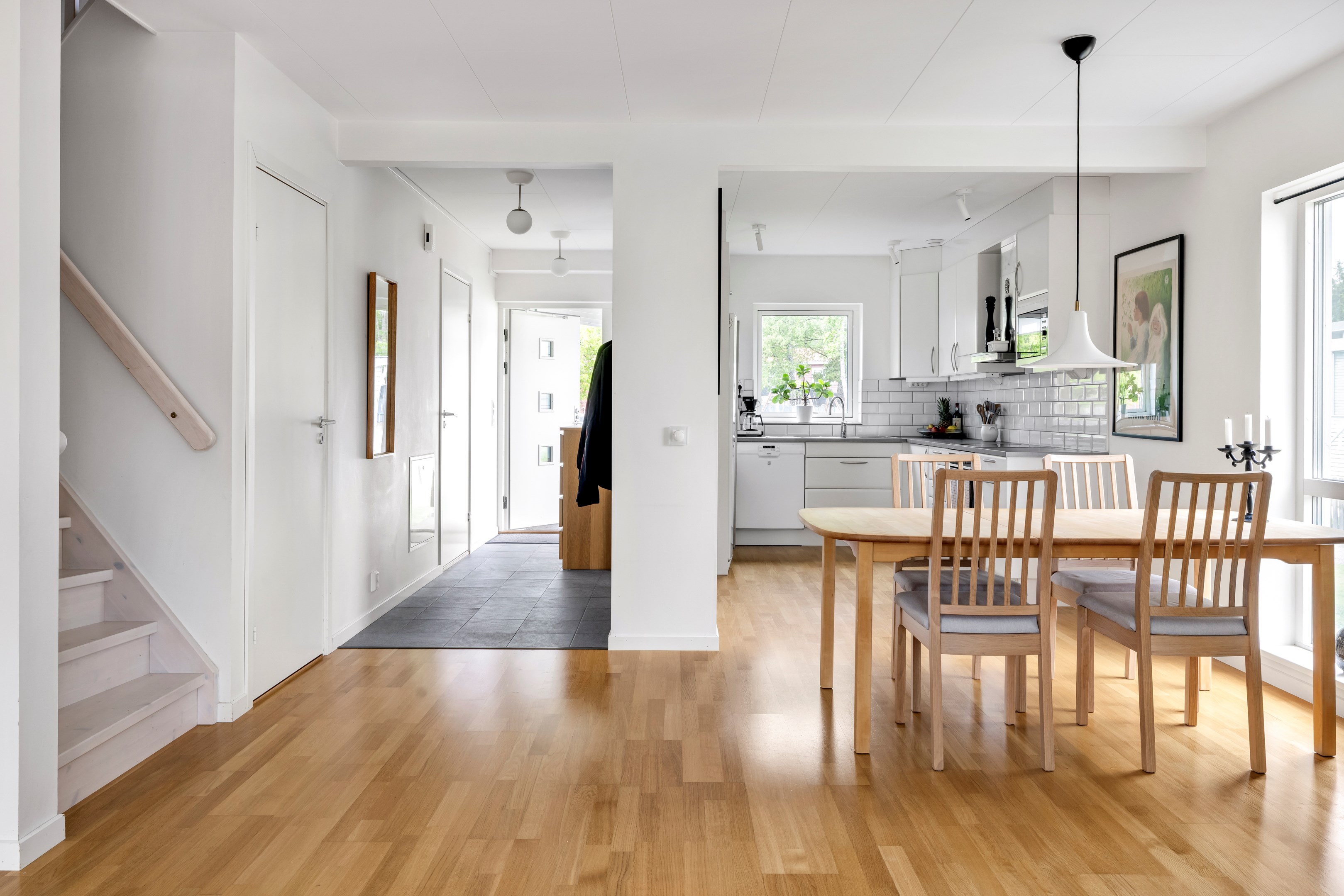 Bostadsbild från Varggropsvägen 42, Kommande i Björklinge, Uppsala
