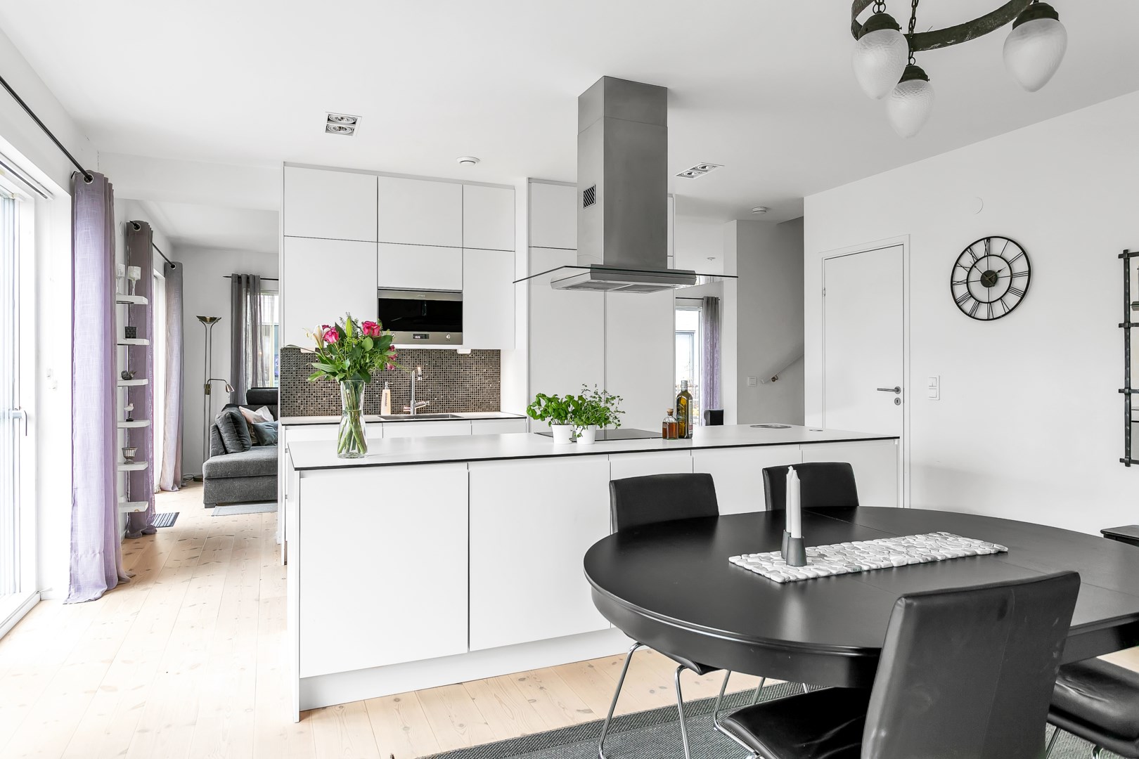 Bostadsbild från Torpvretsvägen 3, Såld i Lindbacken, Uppsala