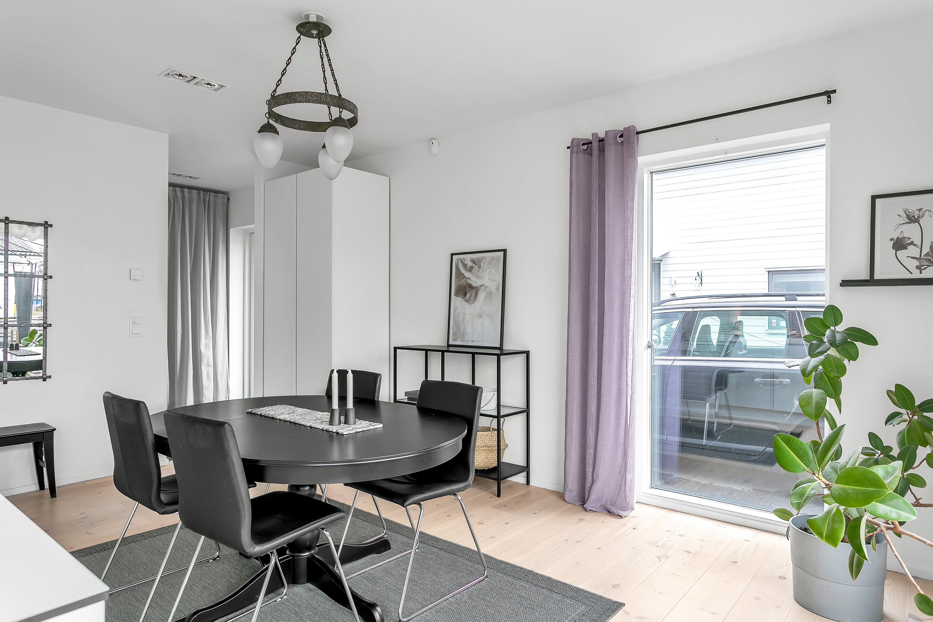 Bostadsbild från Torpvretsvägen 3, Såld i Lindbacken, Uppsala