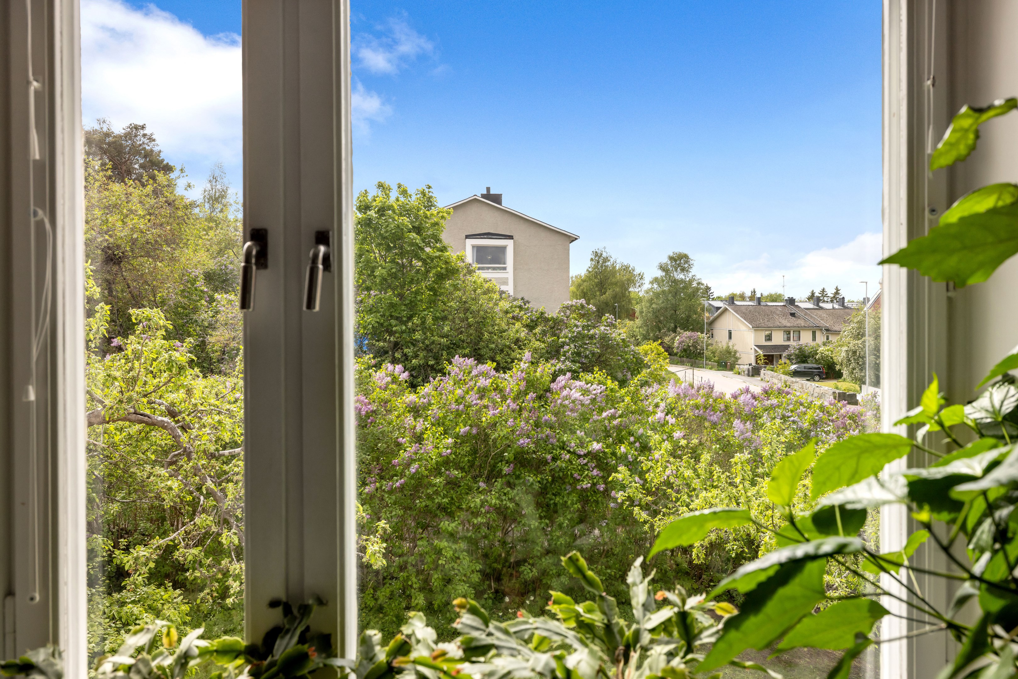 Bostadsbild från Eriksbergsvägen 12A, Såld i Sommarro, Uppsala