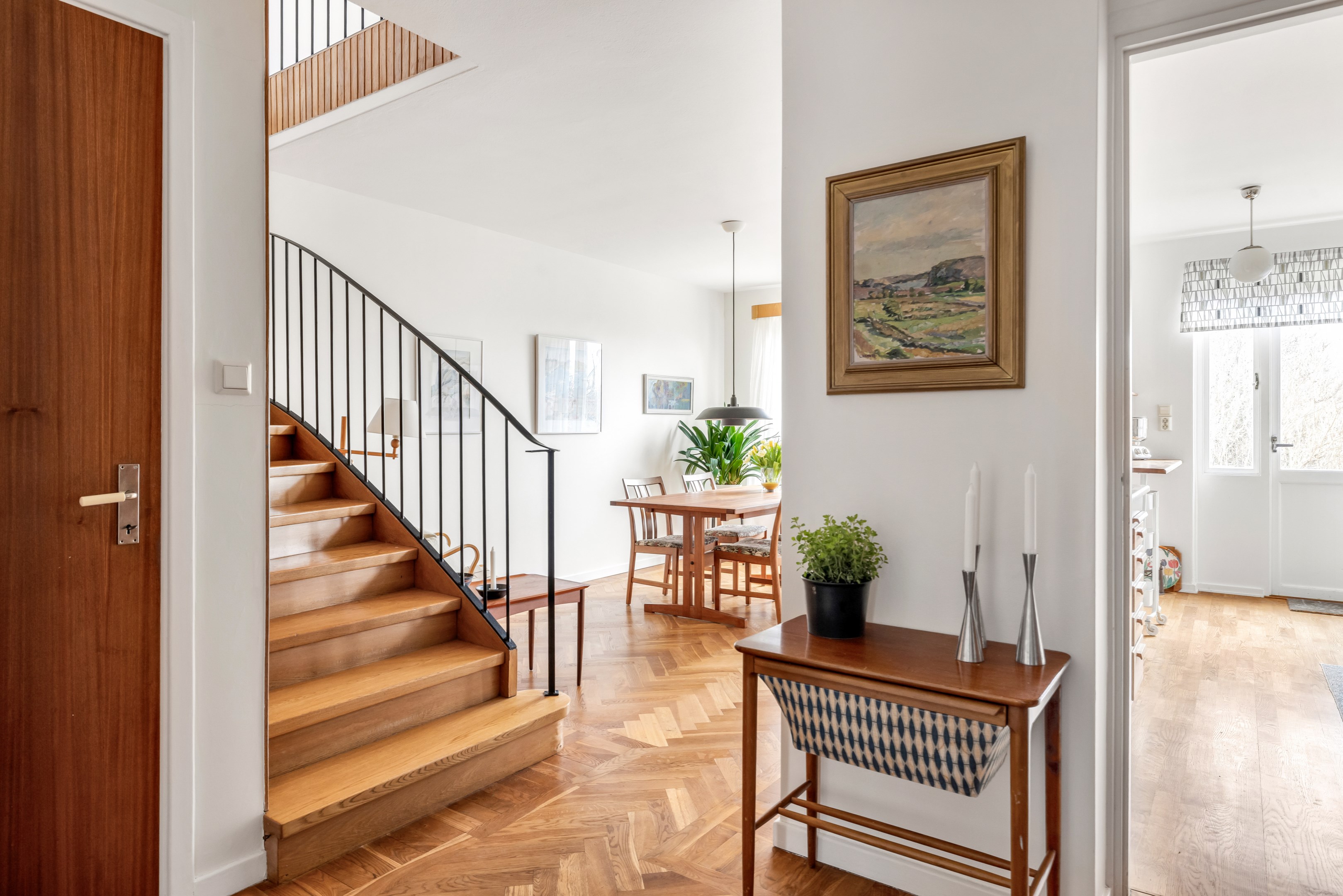 Bostadsbild från Eriksbergsvägen 12A, Såld i Sommarro, Uppsala