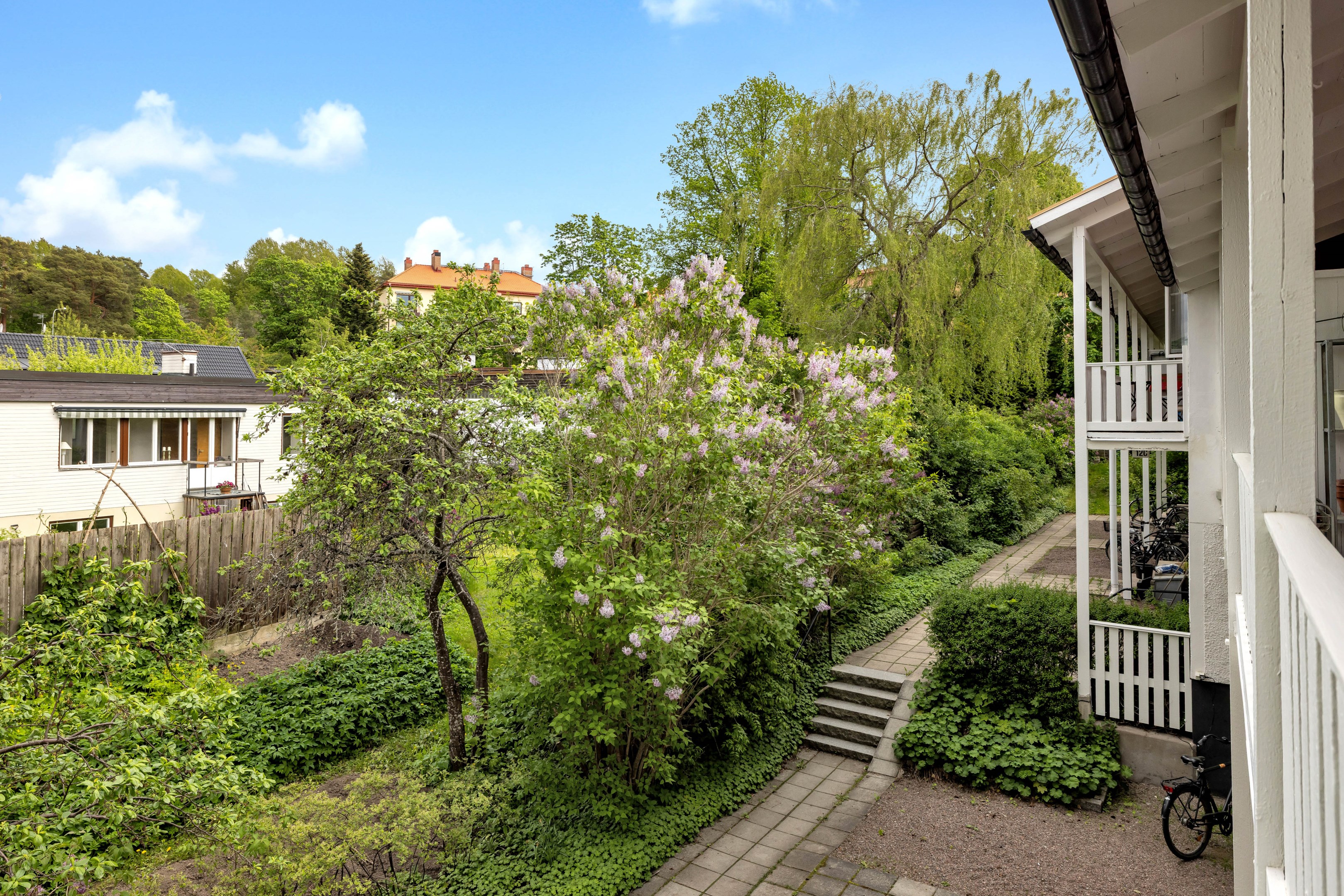 Bostadsbild från Eriksbergsvägen 12A, Såld i Sommarro, Uppsala