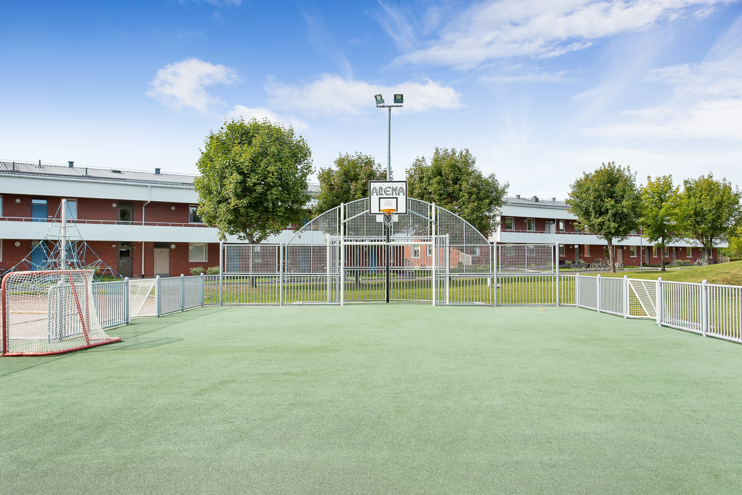 Bostadsbild från Gräslöksgatan 28, Såld i Årsta, Uppsala