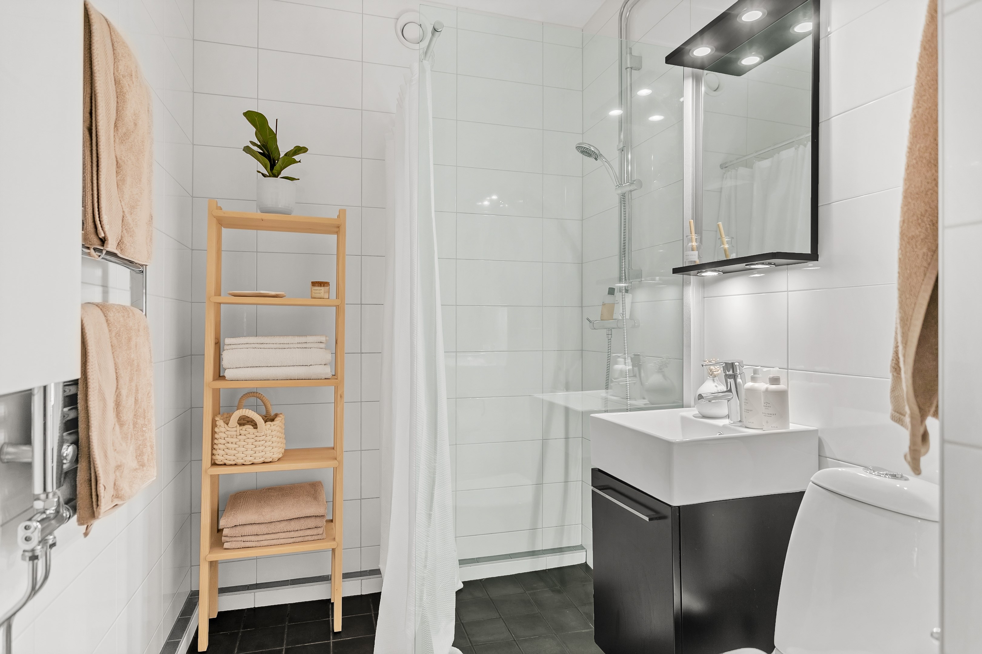 Bostadsbild från Gräslöksgatan 28, Såld i Årsta, Uppsala