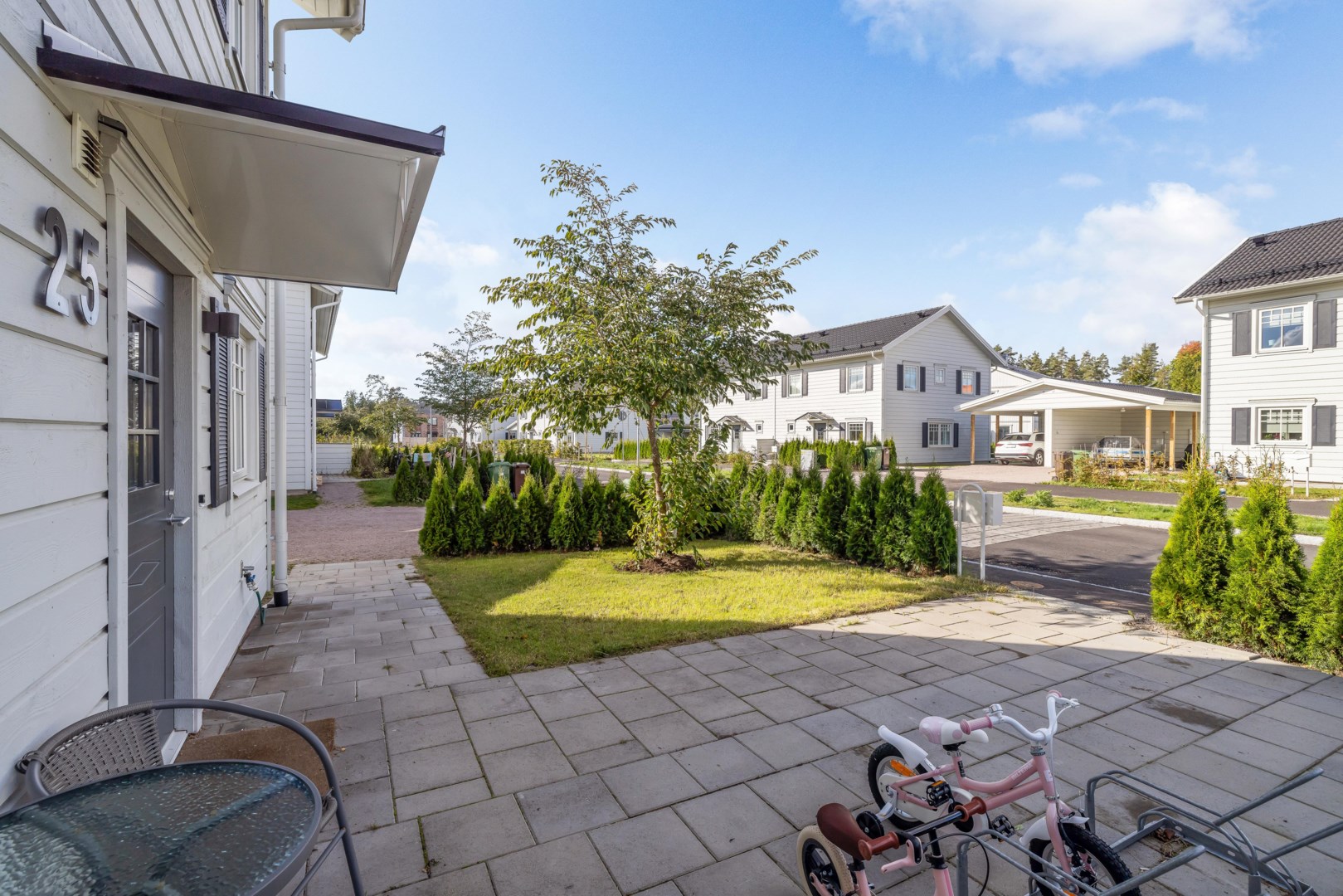 Bostadsbild från Björnmossvägen 25, Såld i Lindbacken, Uppsala