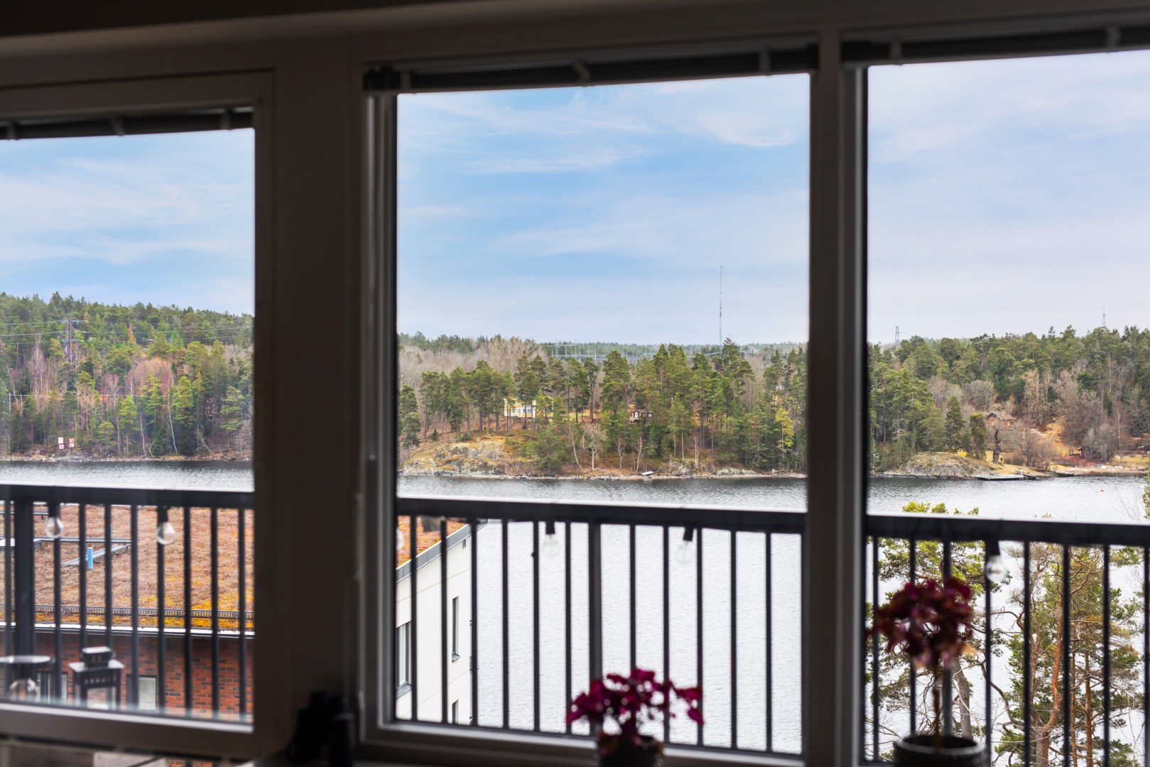 Bostadsbild från Tollareslingan 8, Såld i Tollare, Nacka