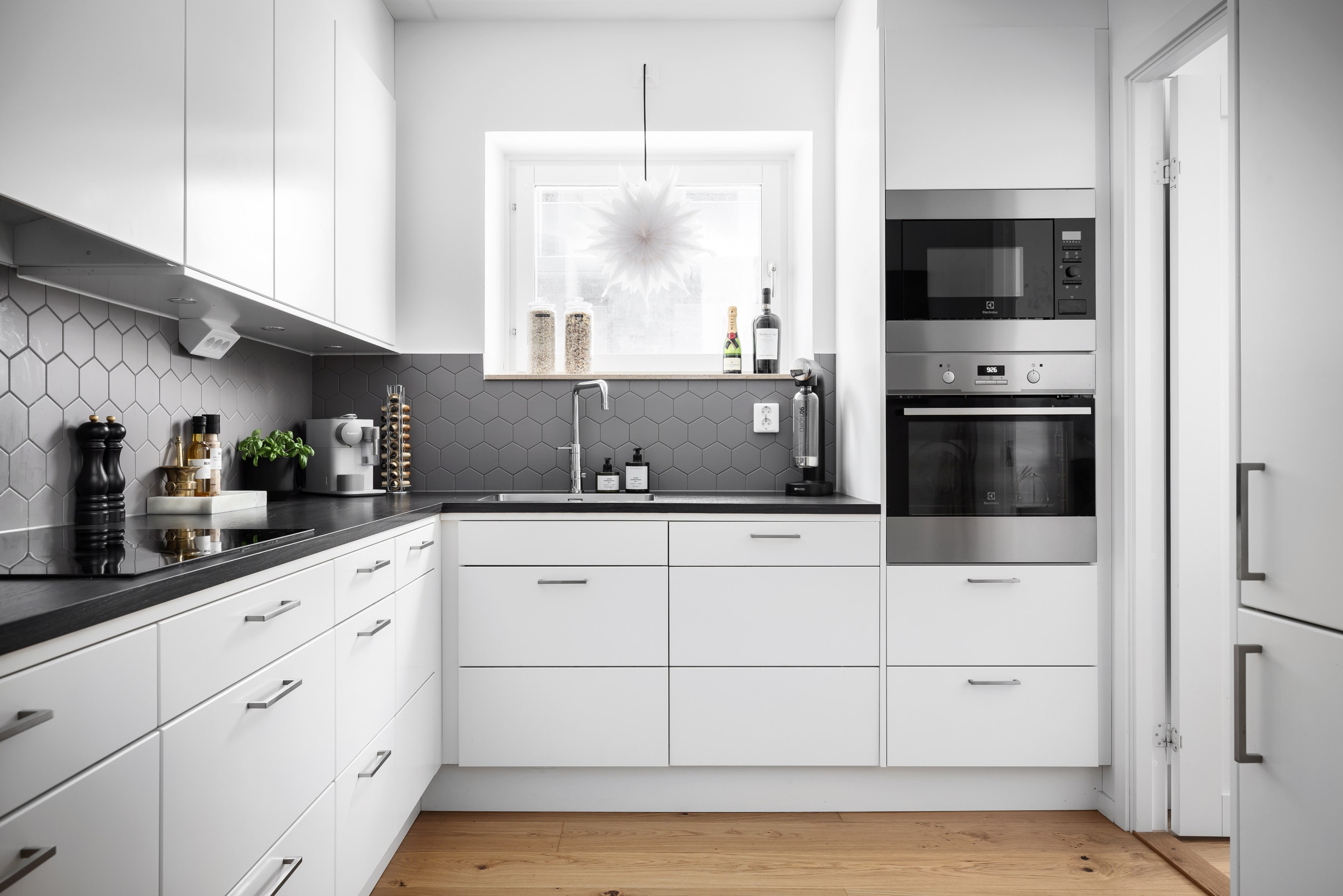 Bostadsbild från Tollareslingan 26, 8 tr, Såld i Tollare, Nacka