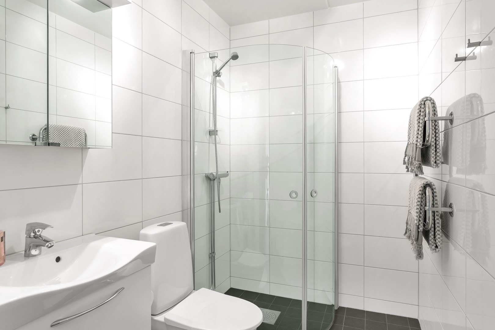 Bostadsbild från Råbyvägen 34, Såld i Kapellgärdet, Uppsala