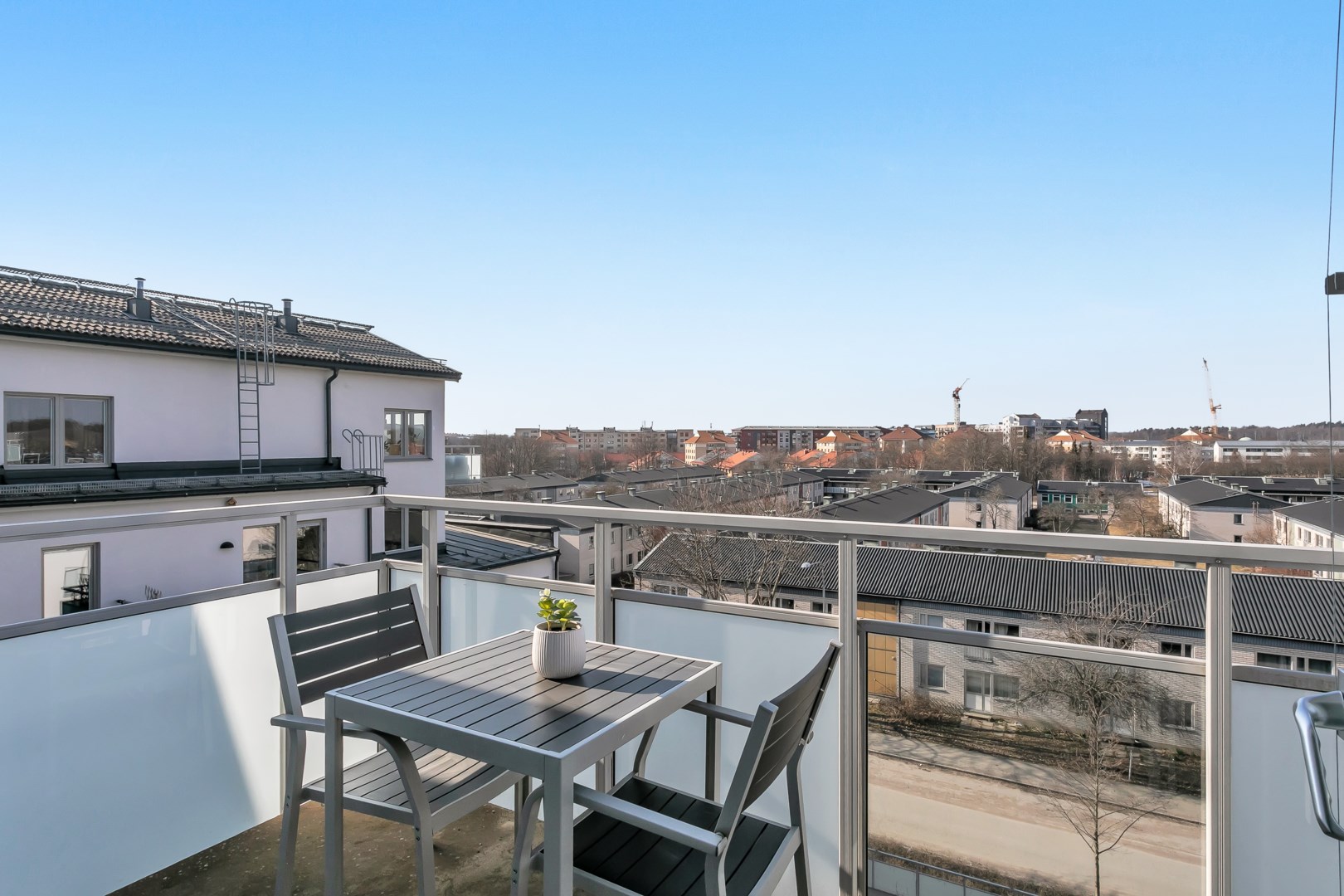 Bostadsbild från Råbyvägen 34, Såld i Kapellgärdet, Uppsala