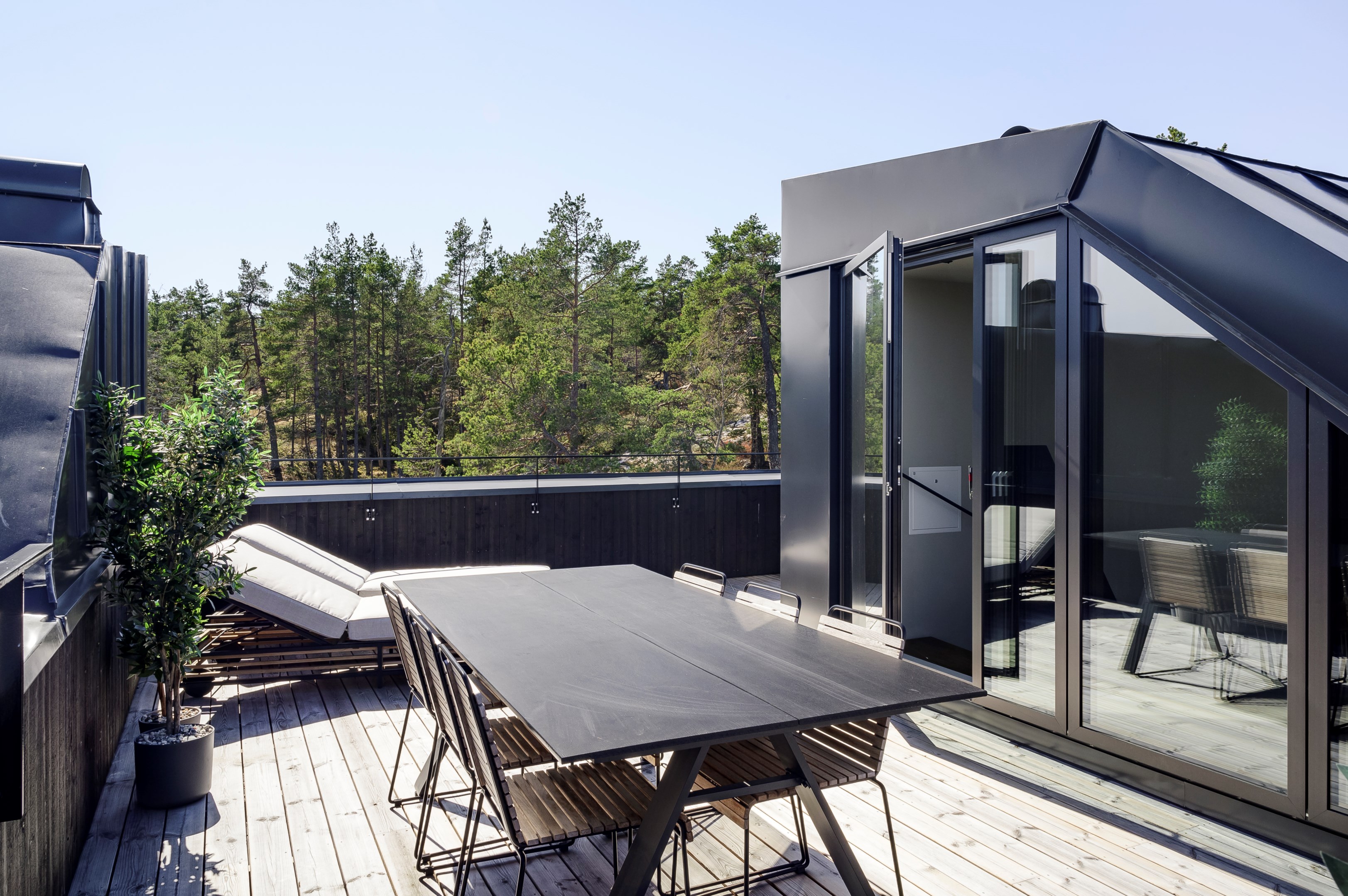 Bostadsbild från Utskogsvägen 63, Såld i Skuru, Nacka