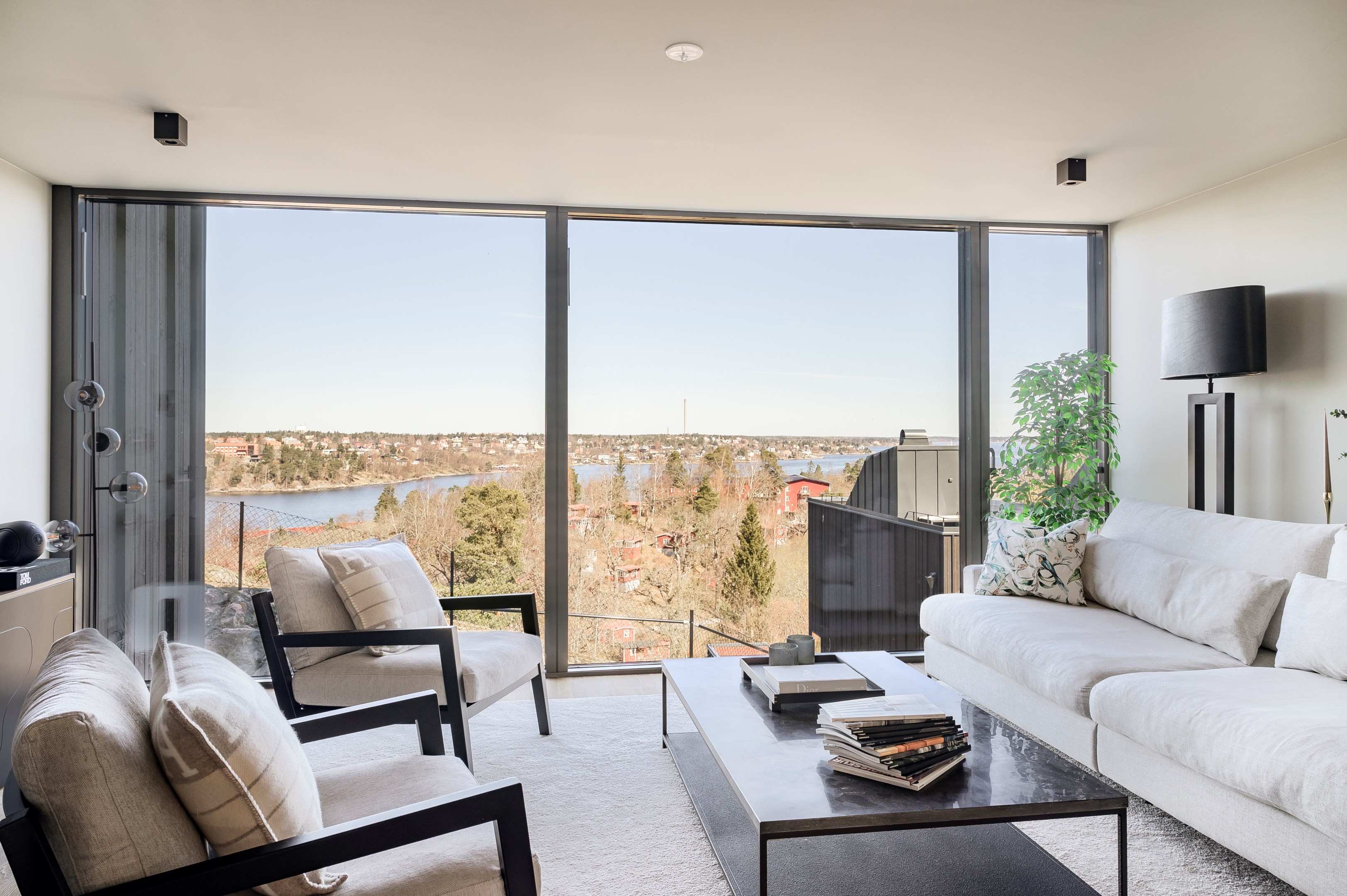 Bostadsbild från Utskogsvägen 63, Såld i Skuru, Nacka