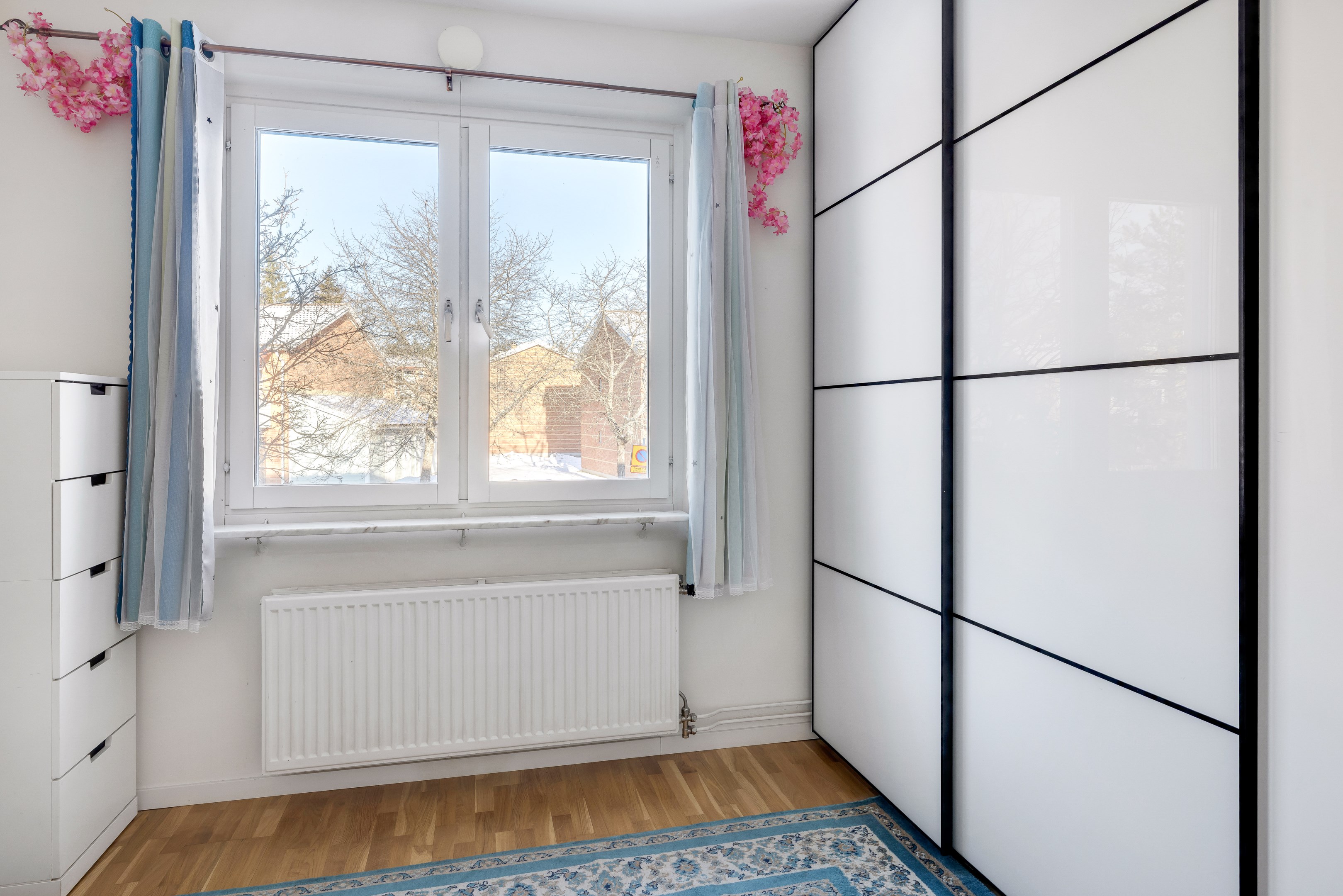 Bostadsbild från Stenrösvägen 49, Till salu i Stenhagen, Uppsala